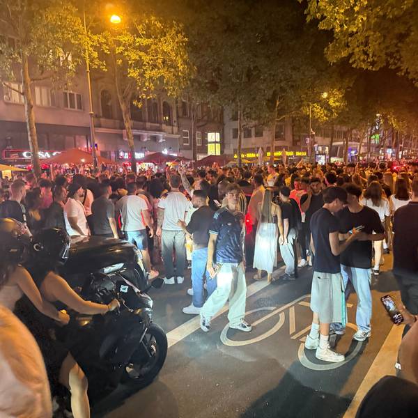 Nach dem zweiten WM-Sieg wurde auf Kölns Straßen gefeiert, wie hier auf dem Hohenzollernring.