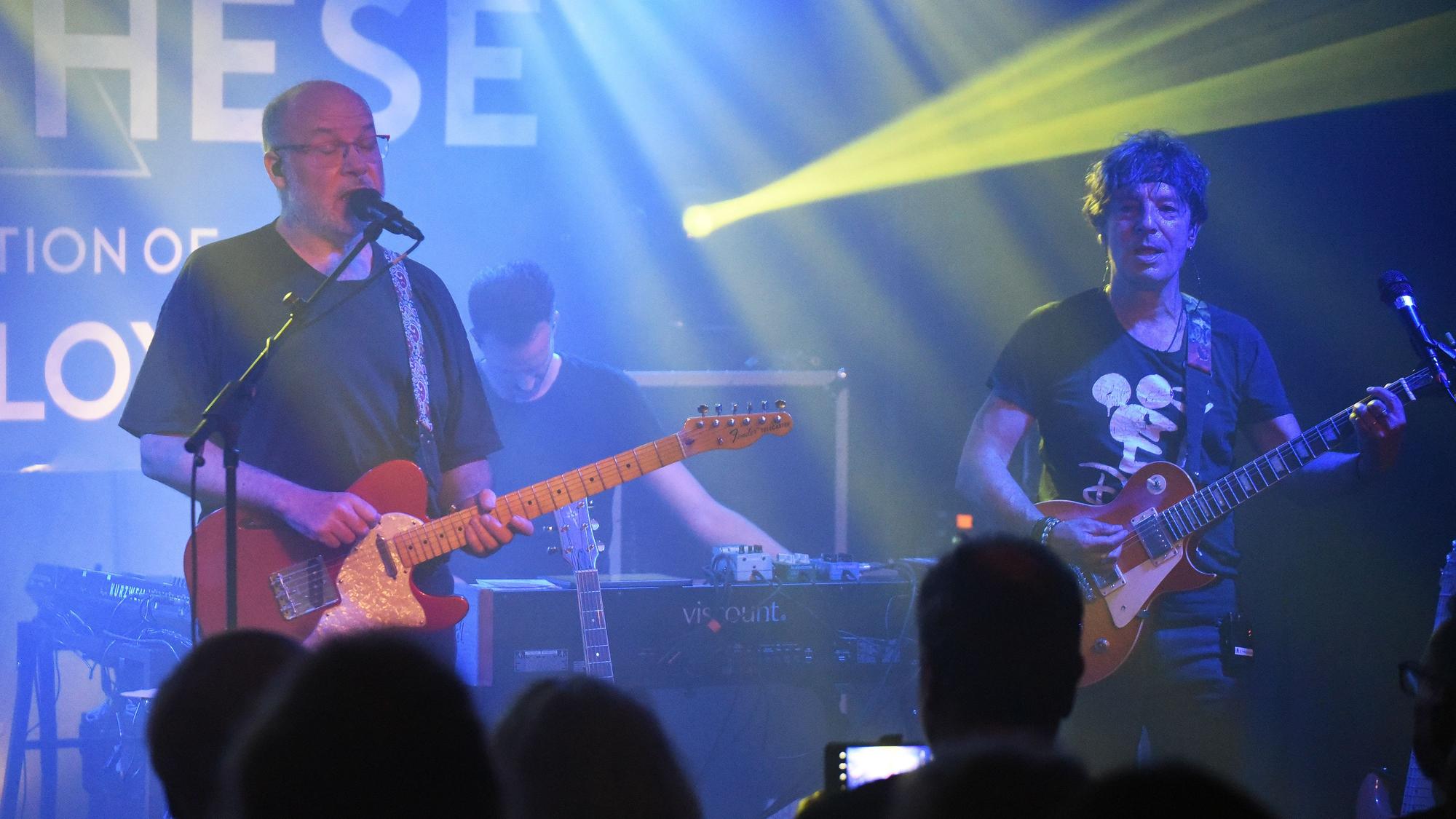 Das Foto zeigt die Pink Floyd TributeBand One Of These be einem Konzert.