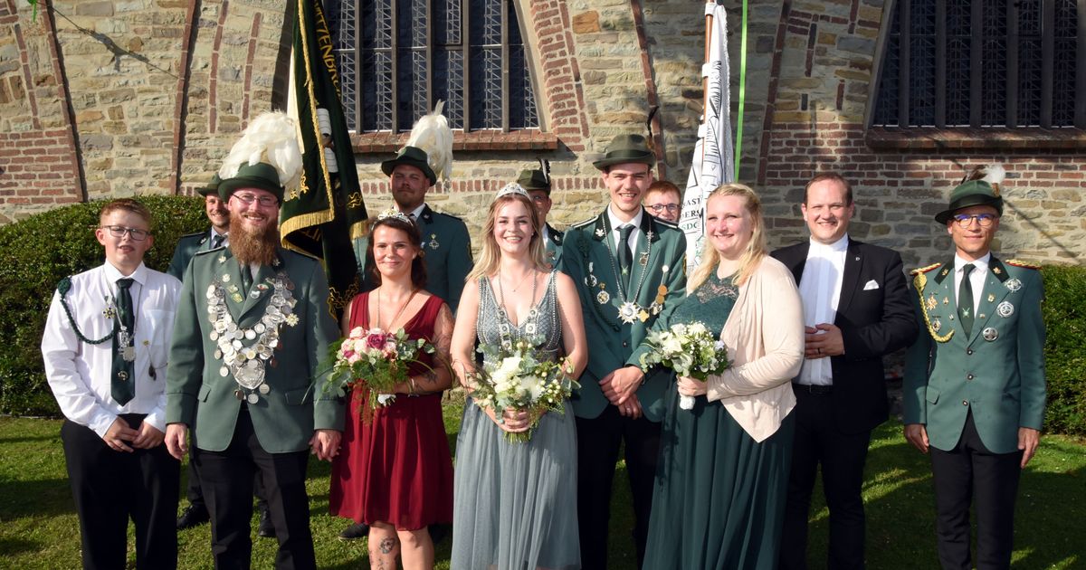 Lindlar-Frielingsdorf-Das-sind-die-neuen-Majest-ten-der-St-Sebastianus-Sch-tzenbruderschaft