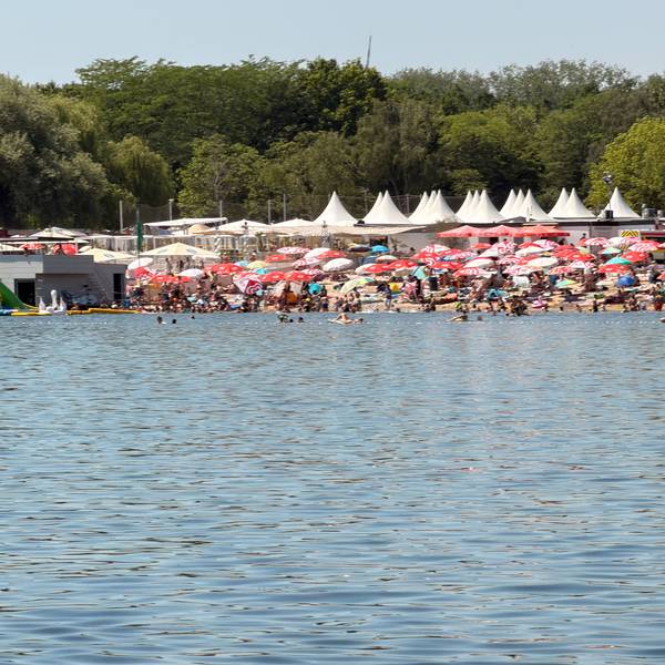 Auf dem Bild ist der Strand vom Otto-Maigler-See zu sehen.