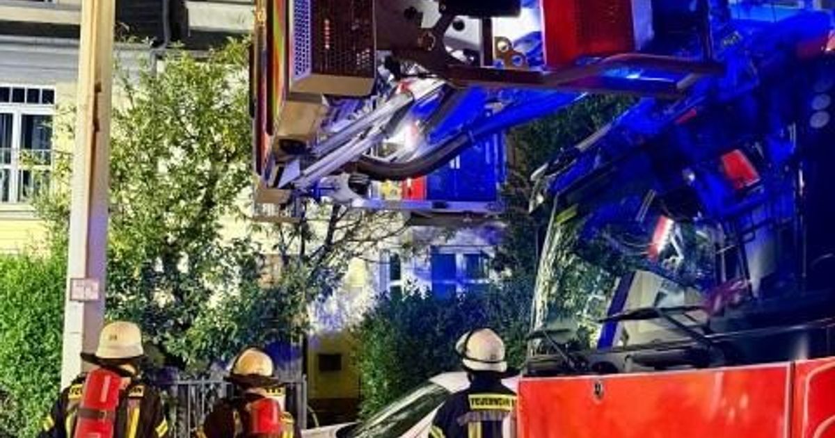 Einsatz-in-der-Nacht-Feuer-in-K-che-in-Einfamilienhaus-in-der-Bonner-S-dstadt
