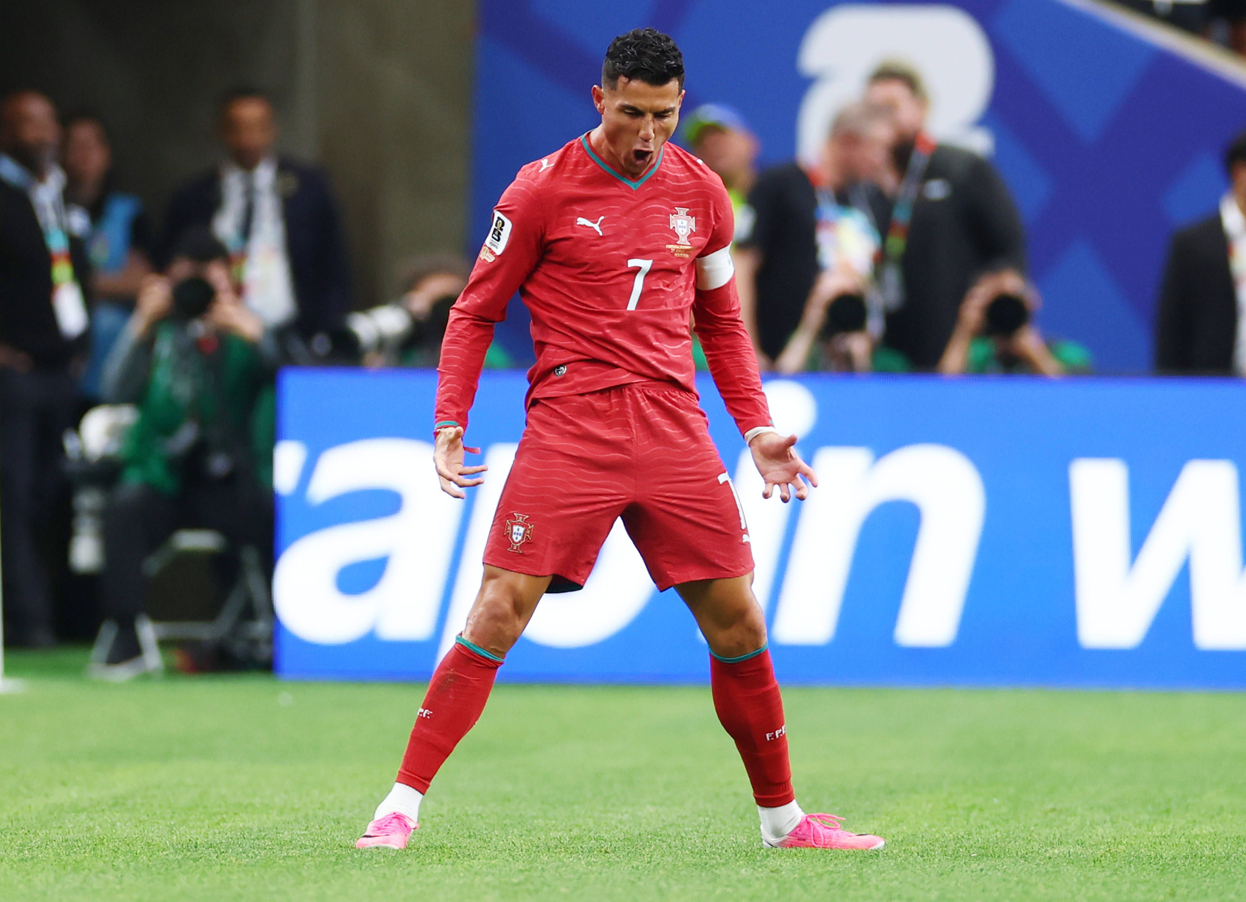 Cristiano Ronaldo jubelt in seiner bekannten Pose.
