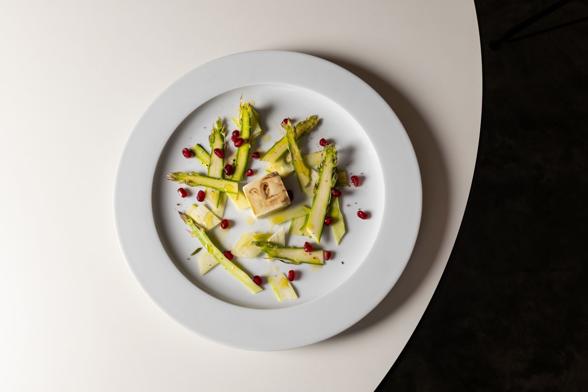 Spargelsalat mit Frozen Balsamico-Dressing