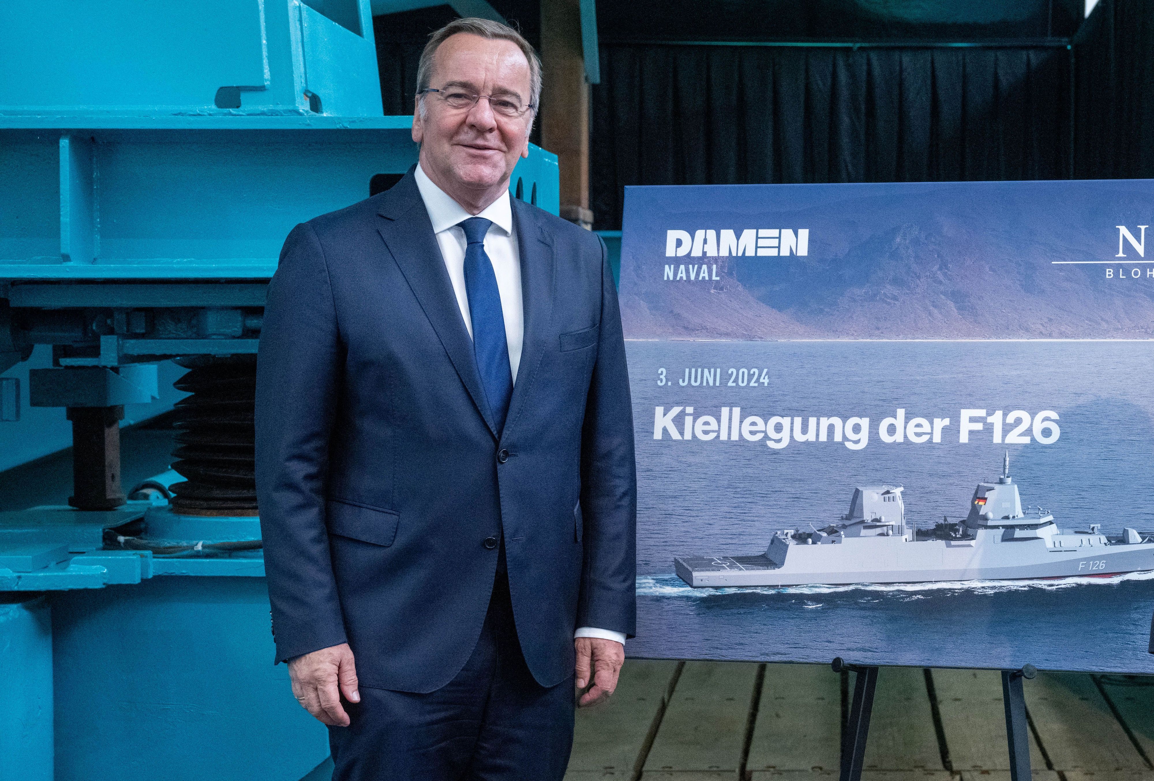 Boris Pistorius (SPD), Bundesverteidigungsminister, spricht zur Kiellegung der Fregatte F126 „Niedersachsen“ auf der Peene-Werft.