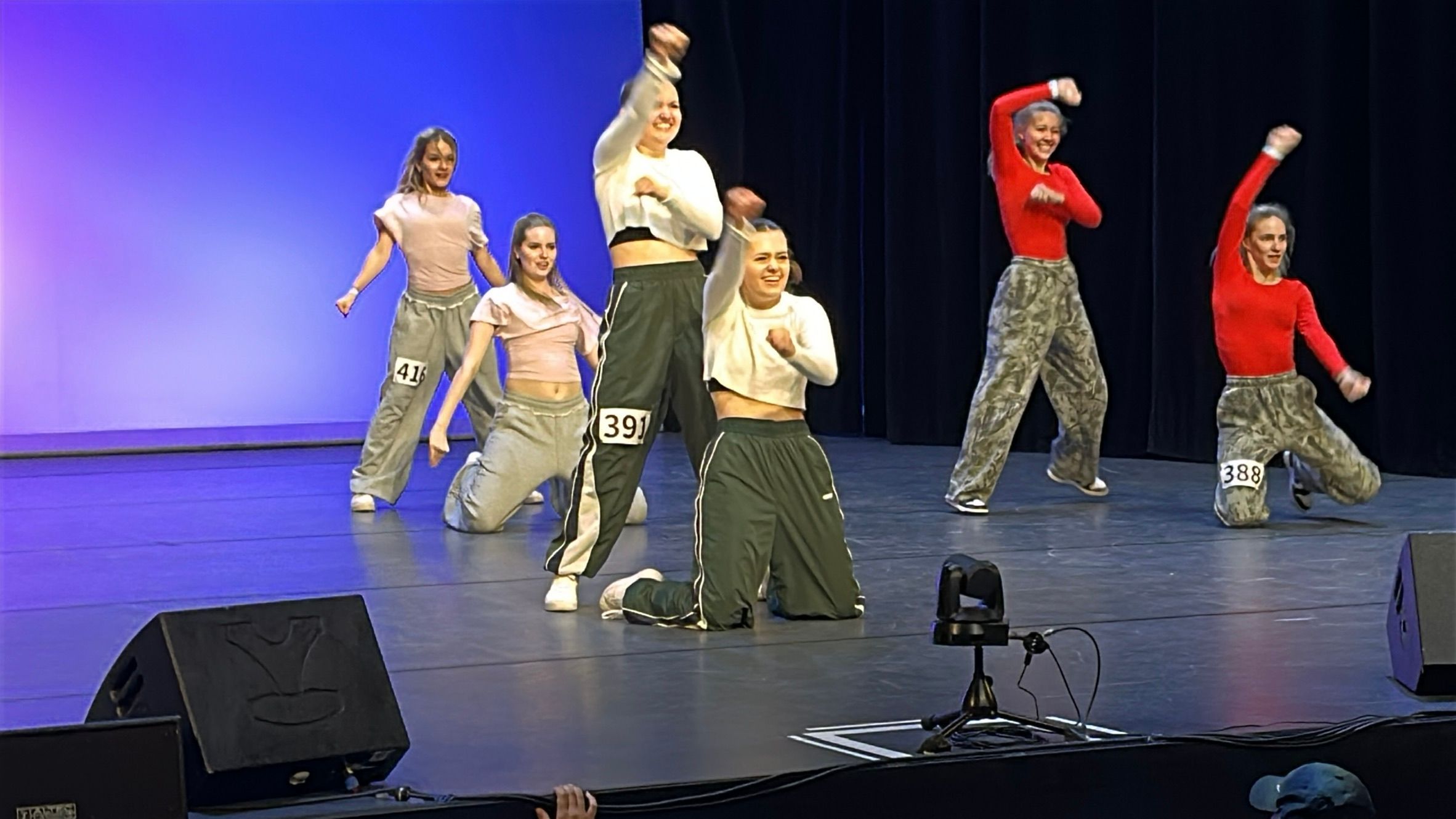 Mit der Startnummer 391 traten Hannah und Svenja Scholz bei der Deutschen Meisterschaft im  Hip-Hop an.