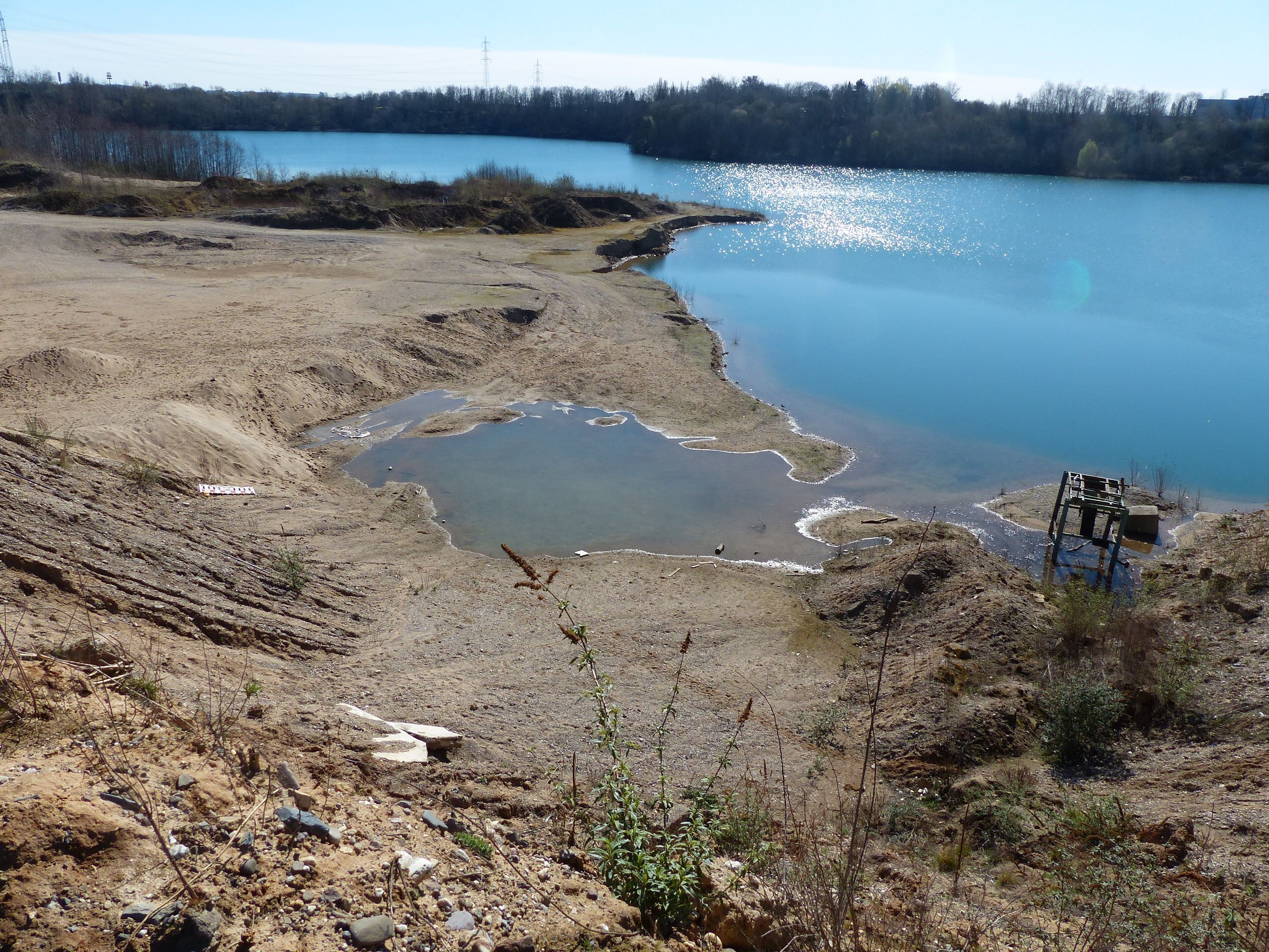 Gefährliche Abkühlung: Im Pulheimer See ist das Baden verboten.
