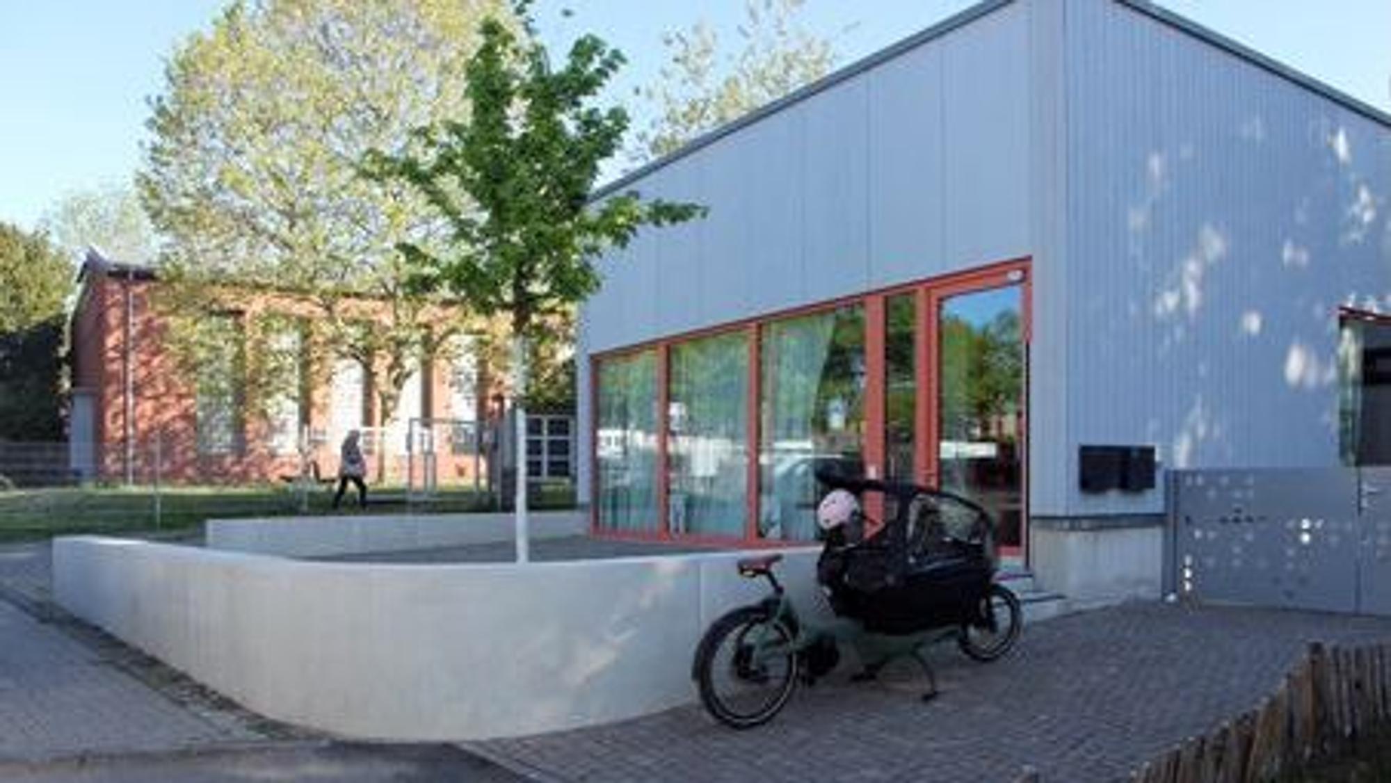 Architekt Thomas Knüvener von Knüvener Architekturlandschaft hat den Außenbereich des Jugendhauses Sürth neu gestaltet