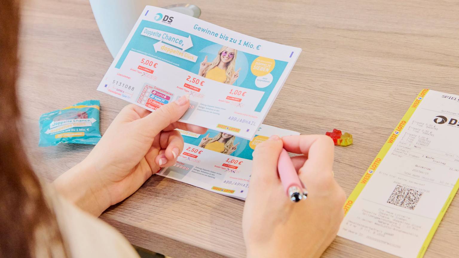 Bei der Doppelte Sieben kann man von beiden Seiten gewinnen. Spielbar in jeder WestLotto -Annahmestelle oder online unter www.westlotto.de.