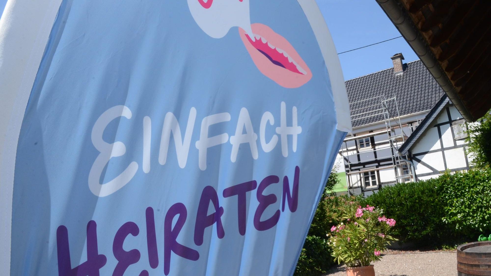 Einfach heiraten hieß die bundesweite Aktion, an der sich auch der evangelische Kirchenkreis An Sieg und Rhein in Seelscheid beteiligte.