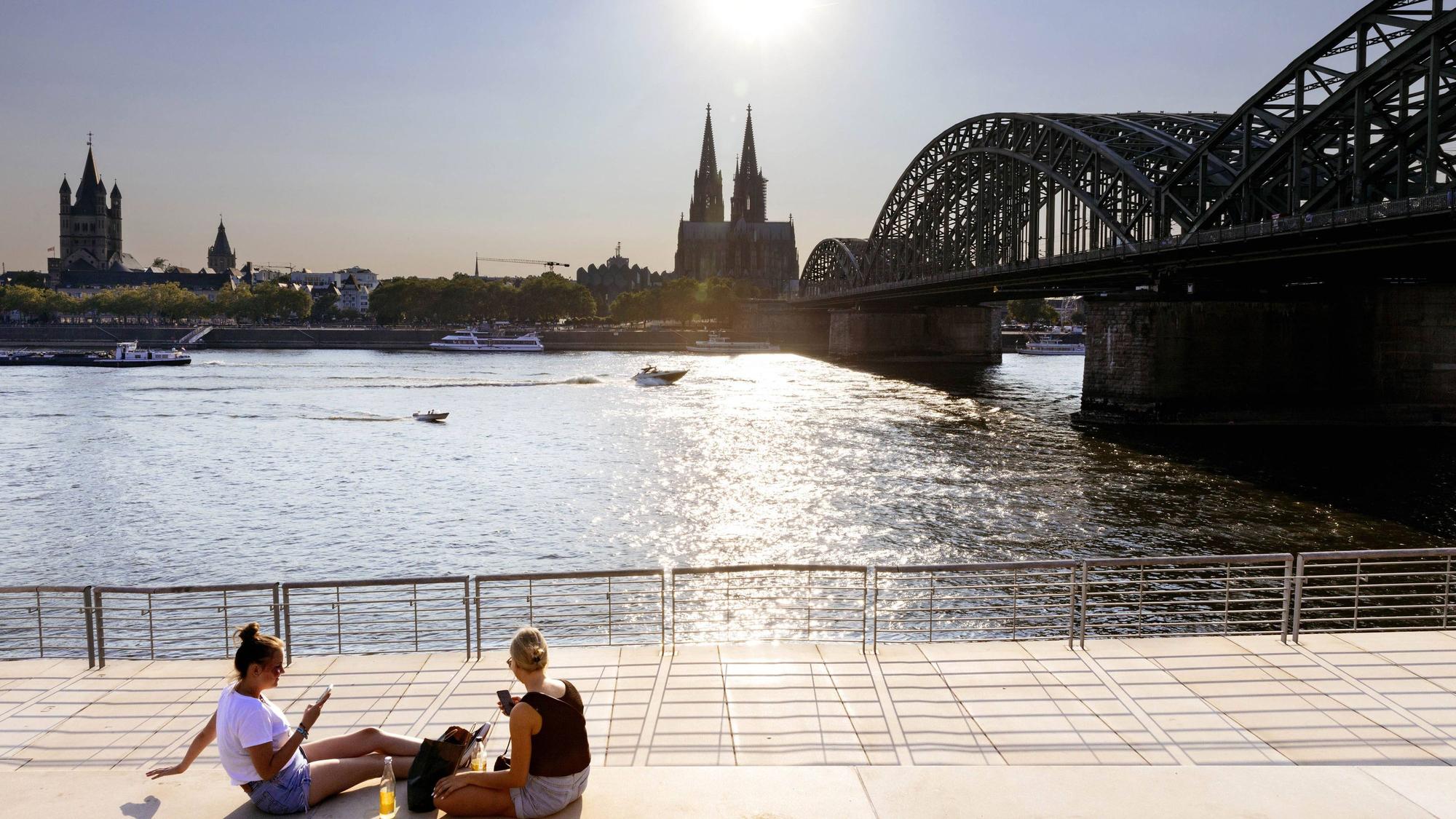 Bis zu 39 Grad heiß soll es am Wochenende in Köln werden.
