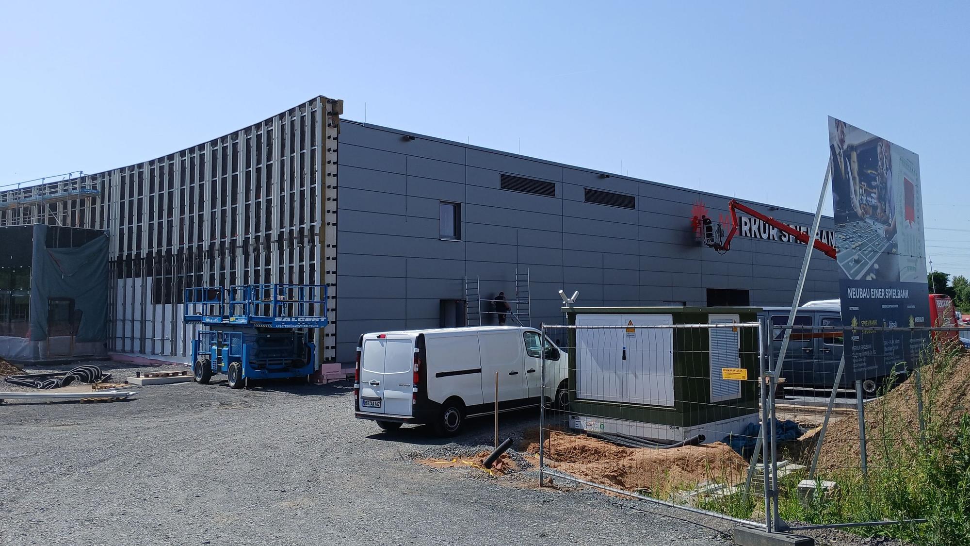 Baustelle für die neue Merkur-Spielbank an der Isaac-Bürger Straße in Siegburg