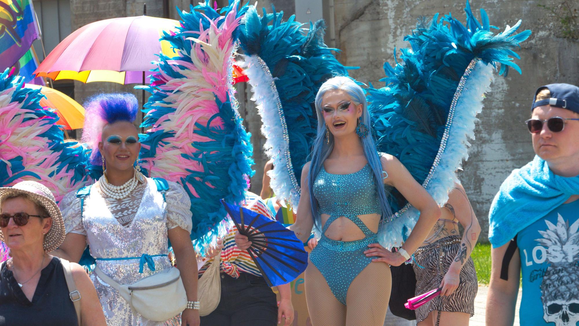 Zwei Dragqueens.