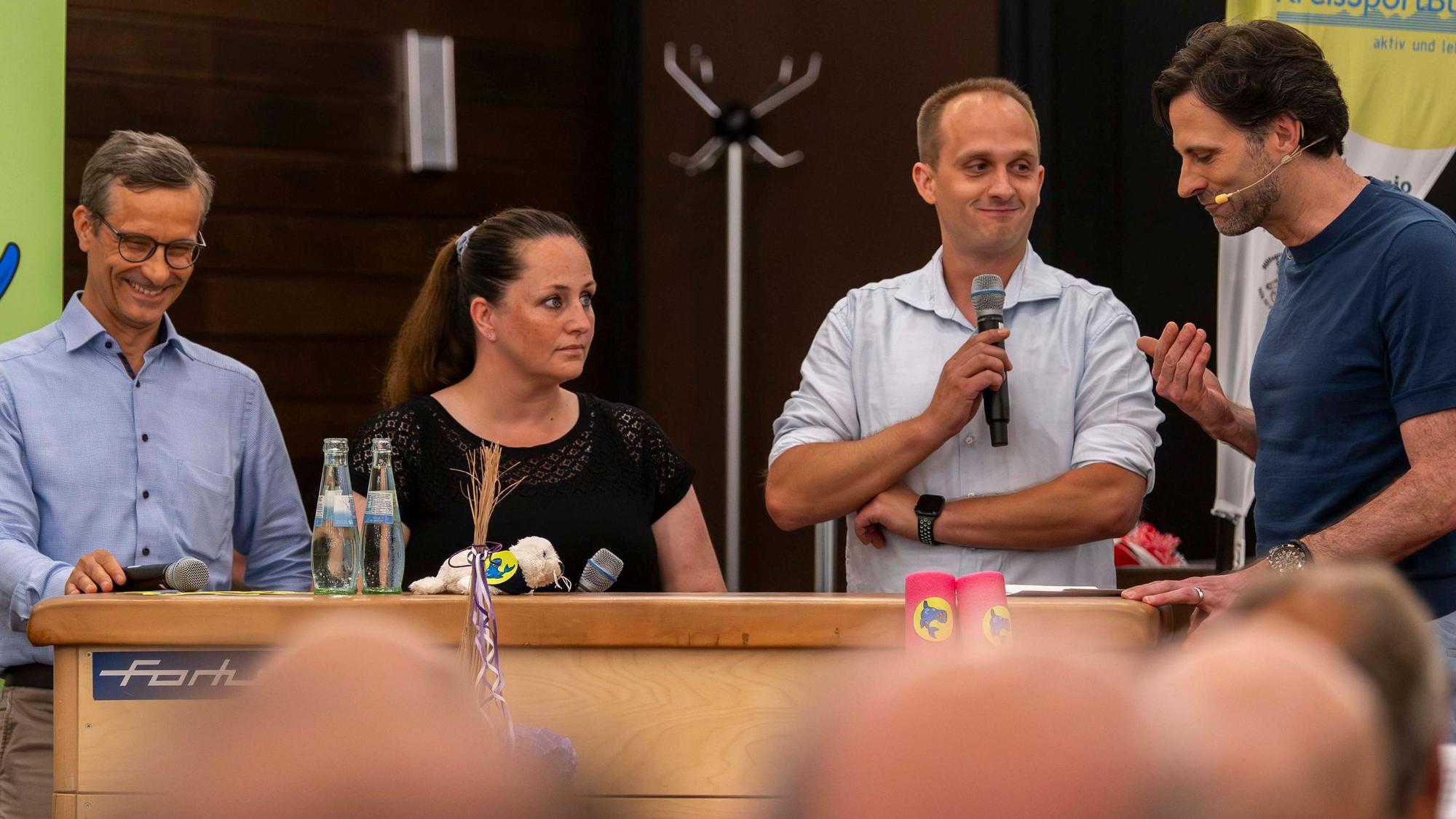 Das Bild zeigt die Mitarbeitenden des KSB während der Talkrunde.