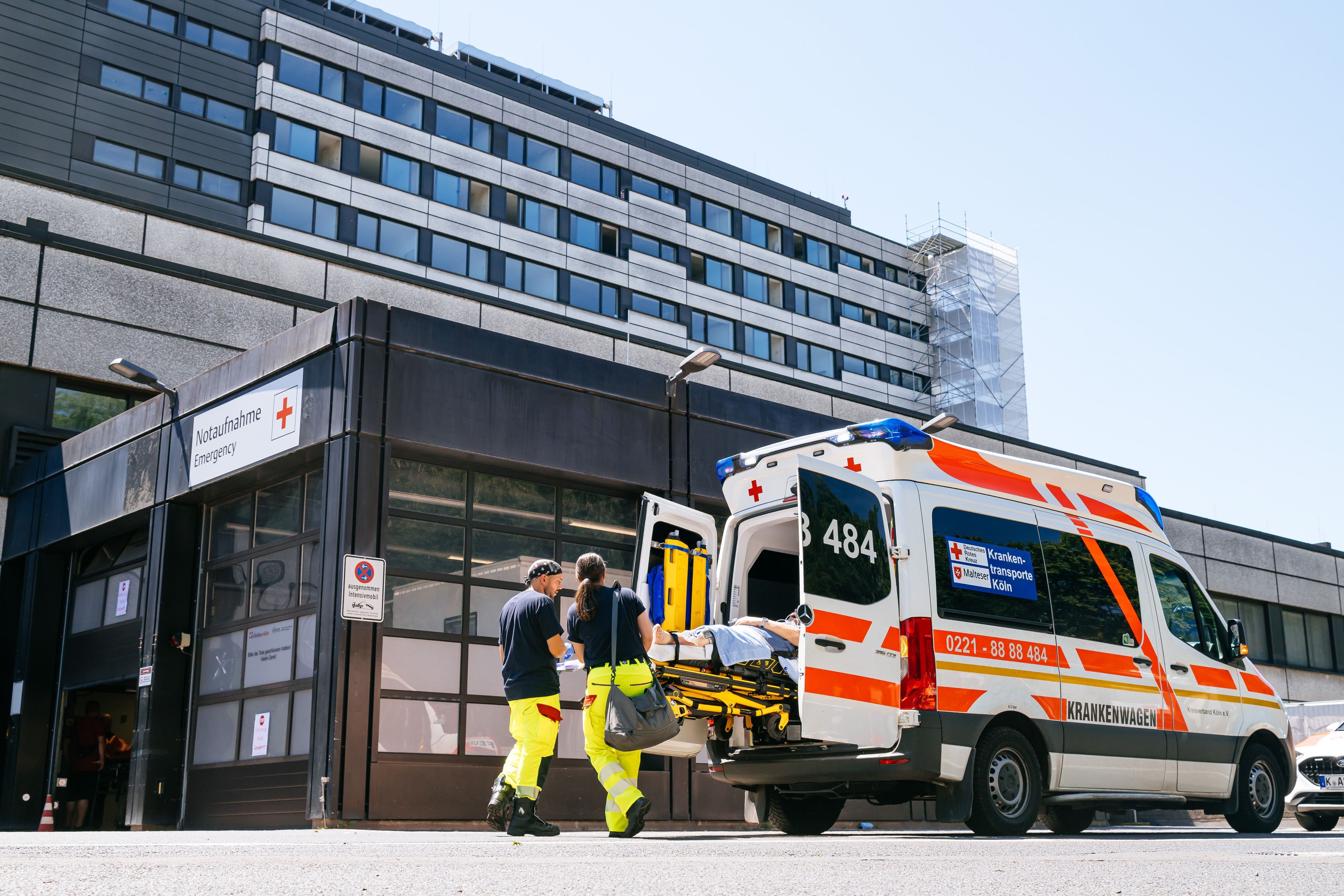 Zahlreiche Hitzeopfer kamen in Notaufnahmen, wie hier in Merheim.