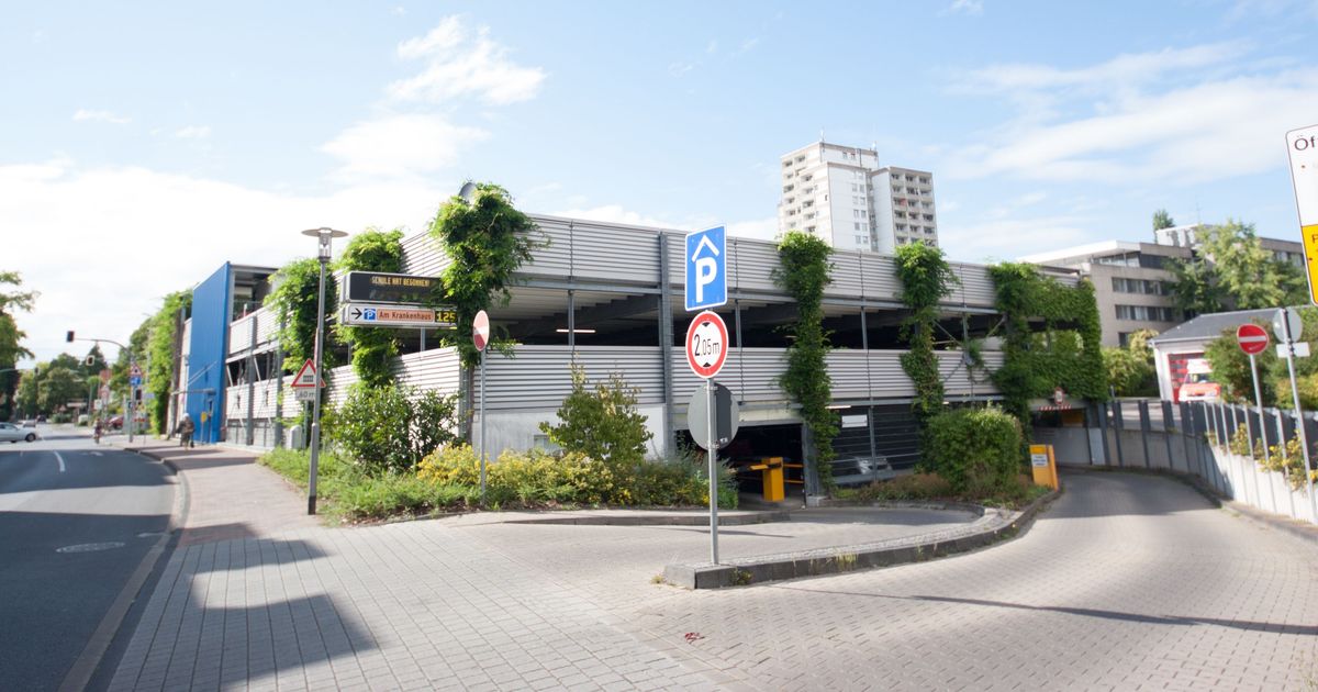 Schäden an Trägern: Parkhaus in Brühl aus Sicherheitsgründen teilweise ...