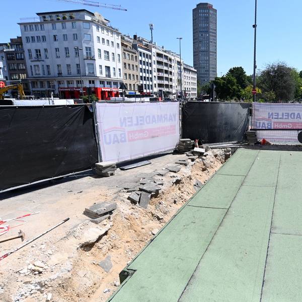 Treppenaufgänge wurden am Ebertplatz mit Betondeckeln verschlossen.