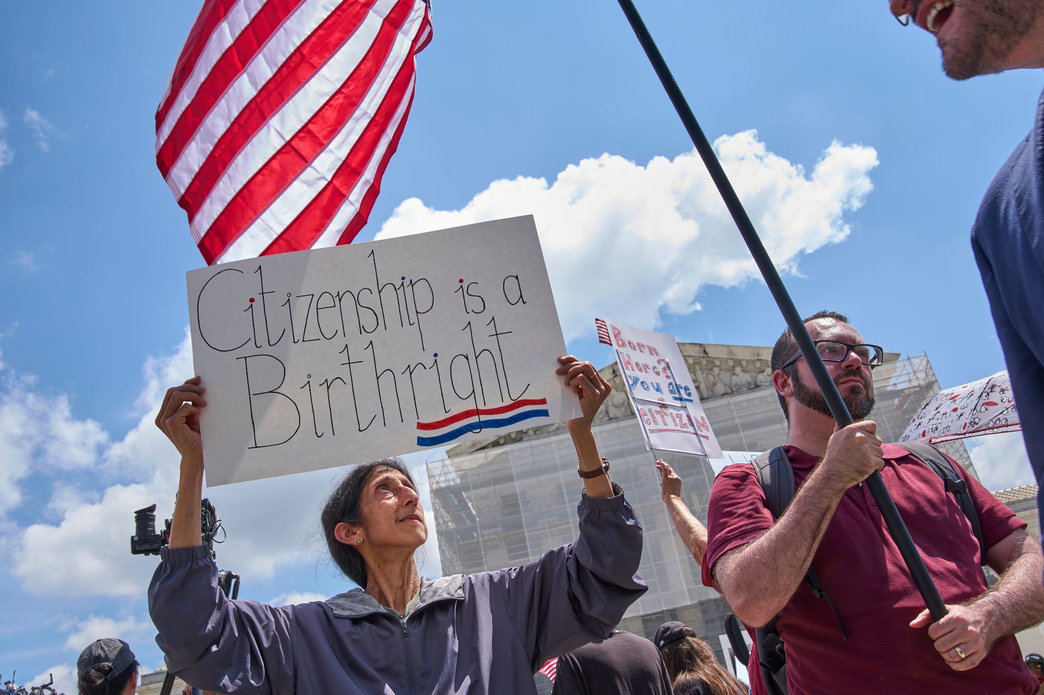 Gegner einer Änderung des US-Geburtsrechts demonstrieren. (Archivbild)