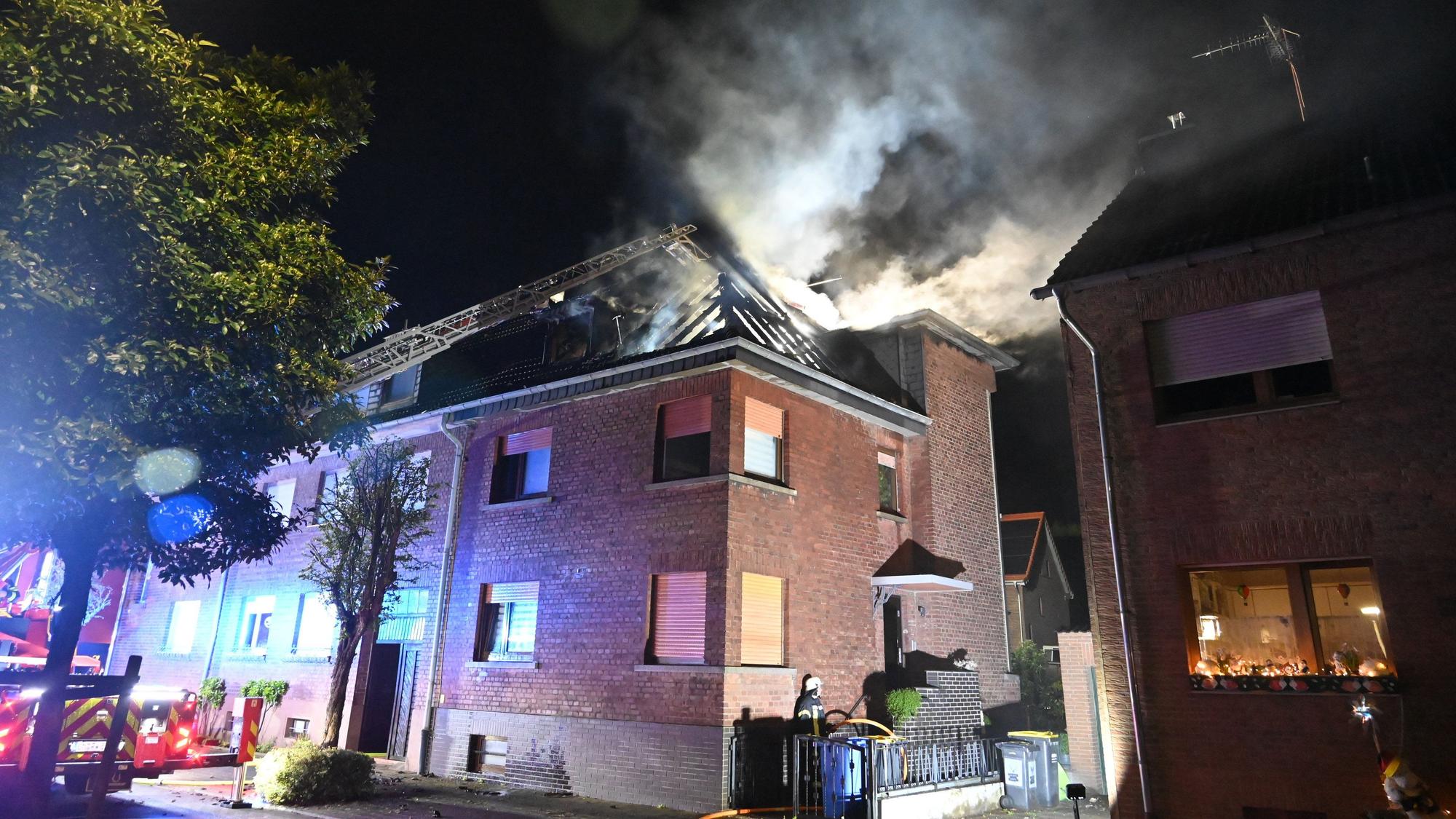 In Kerpen-Horrem hat es im Dachgeschoss eines Hauses gebrannt.