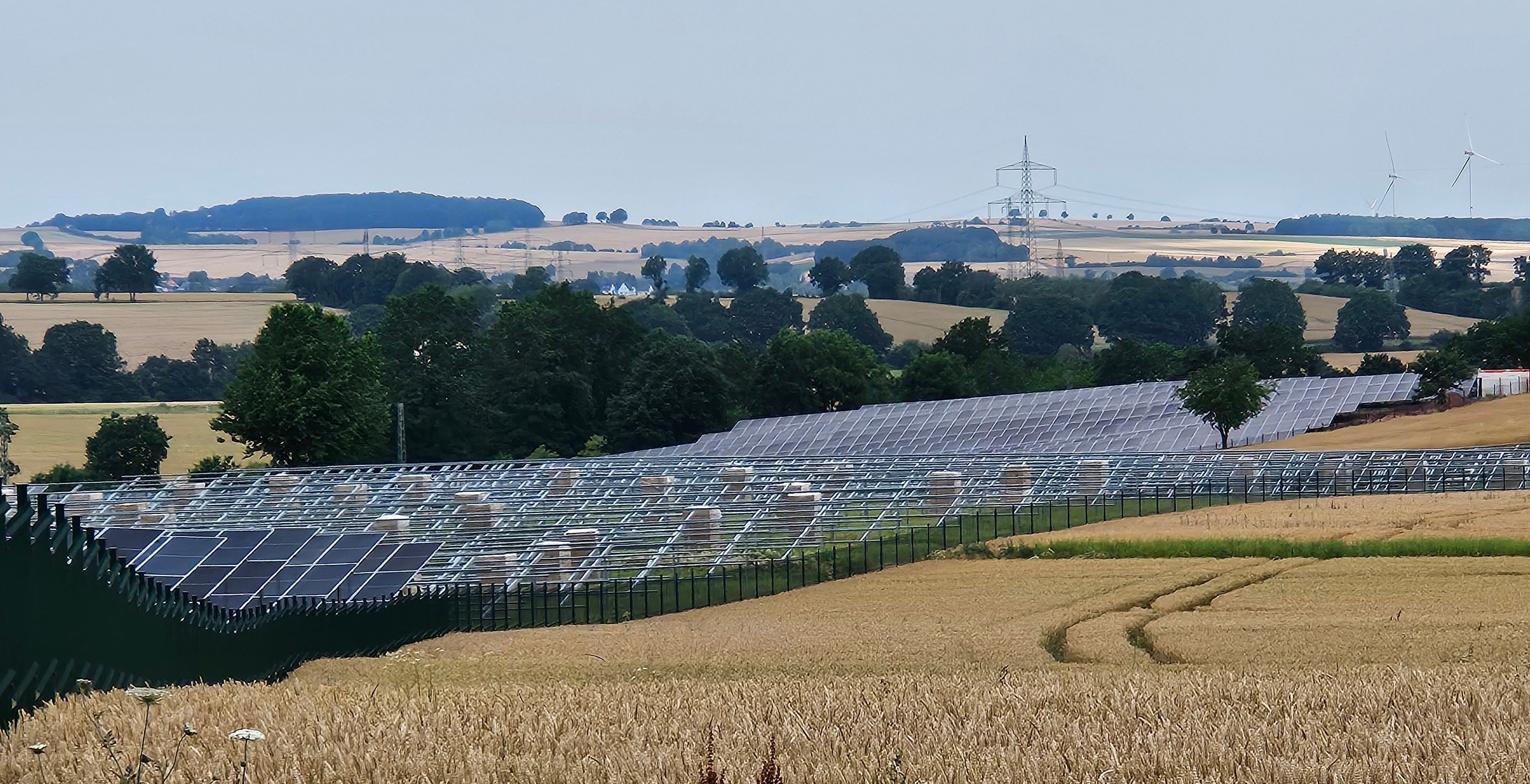 Die Baustelle eines neuen Solarparks bei Scheven.
