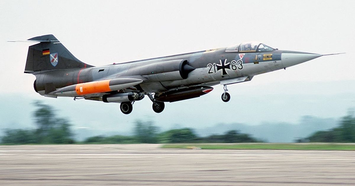 50th Anniversary: Young Starfighter Pilot Died in Crash in the Forest ...