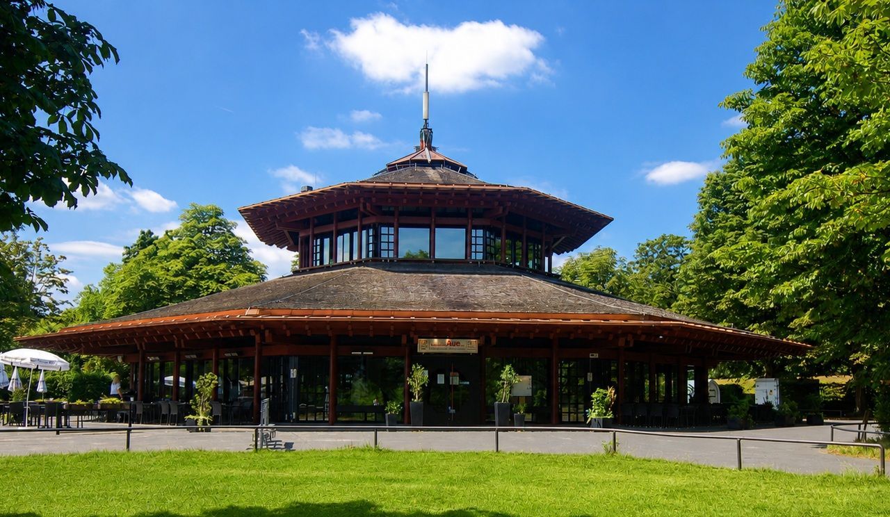Blick auf das Parkrestaurant in der Bonner Rheinaue. Das Lokal sucht einen neuen Besitzer.