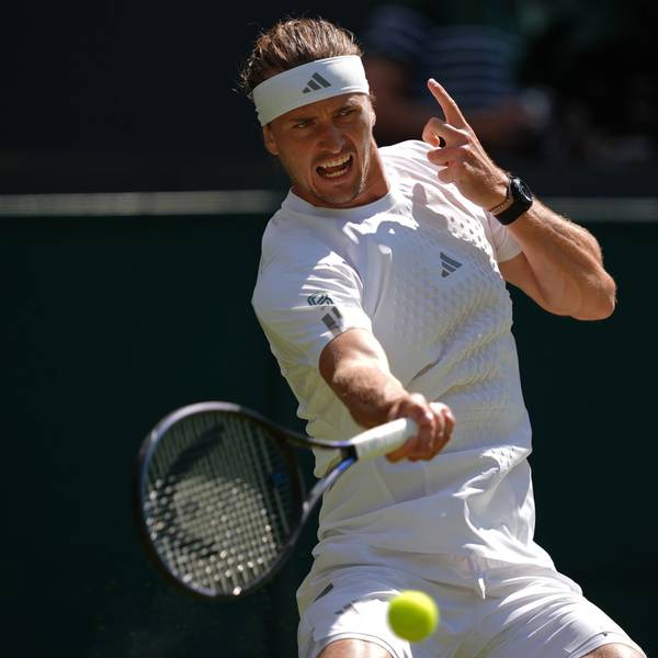 Alexander Zverev steht in Wimbledon in der dritten Runde.