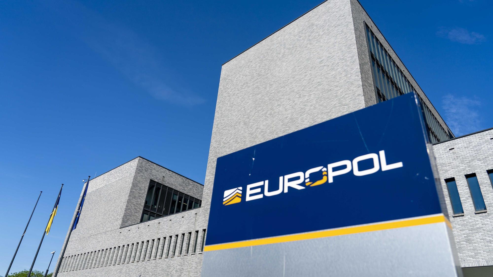 ARCHIV - 08.06.2021, Niederlande, Den Haag: Blick auf das Gebäude der EU-Polizeibehörde Europol in Den Haag. (zu dpa: «Frauen betäubt und missbraucht - Schlag gegen Online-Gruppen») Foto: Jerry Lampen/anp/dpa +++ dpa-Bildfunk +++