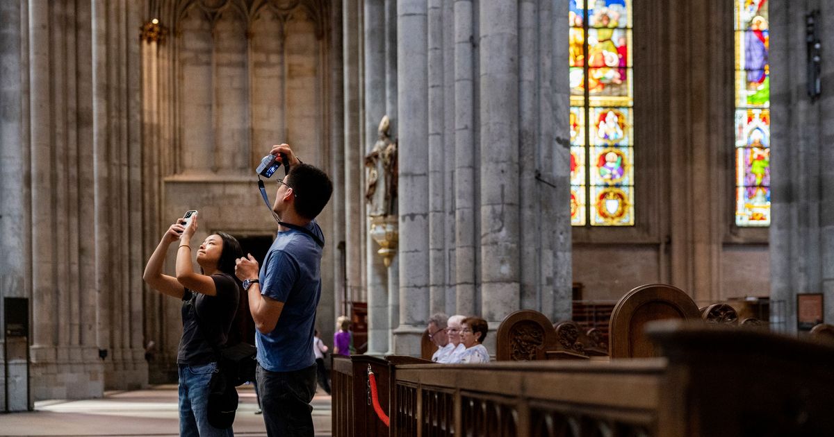 Satirischer Wochenrückblick: Der Dom tritt aus der Kirche aus