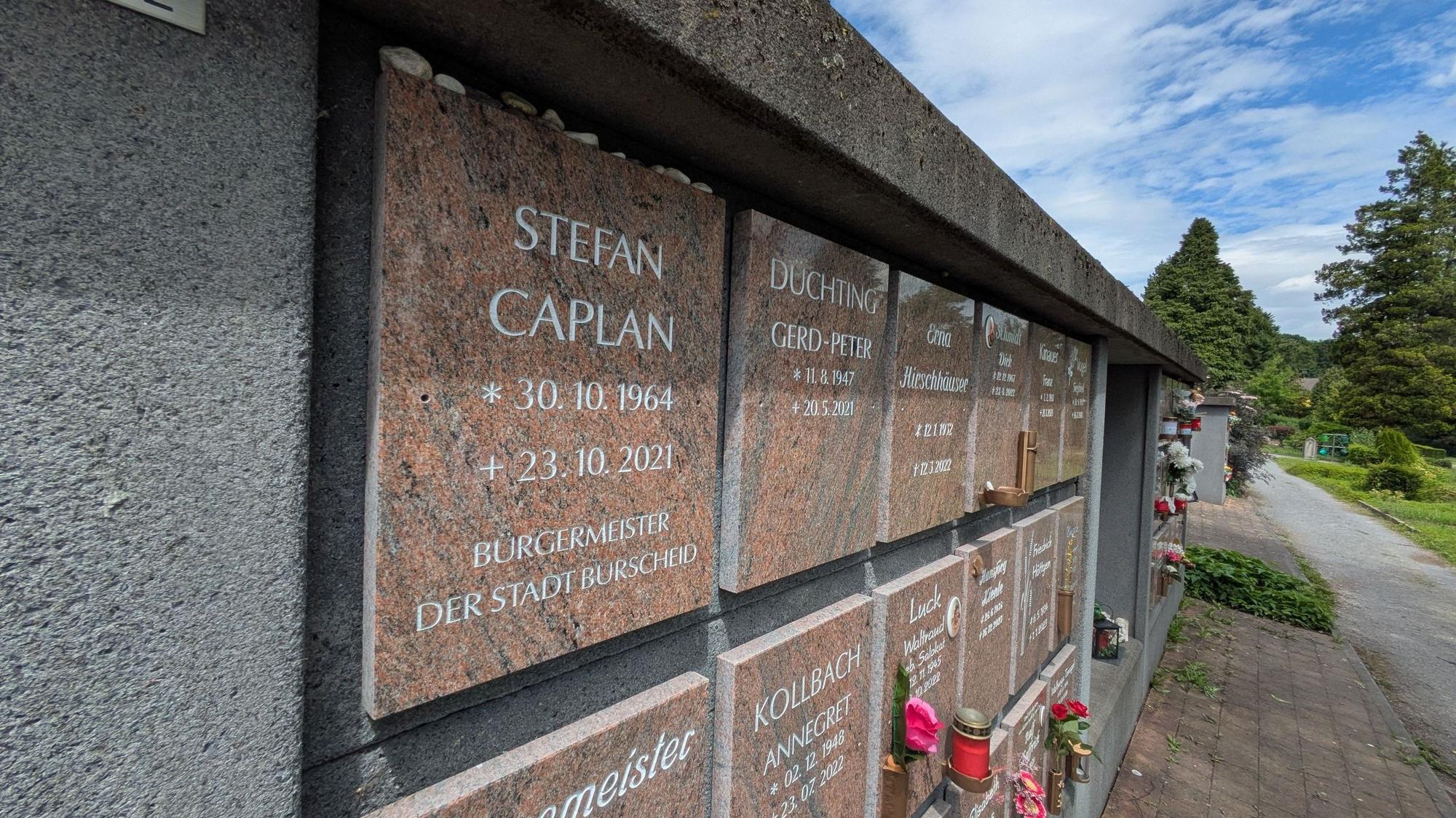 Das Grab von Stefan Caplan im Kolumbarium des Friedhofs Burscheid