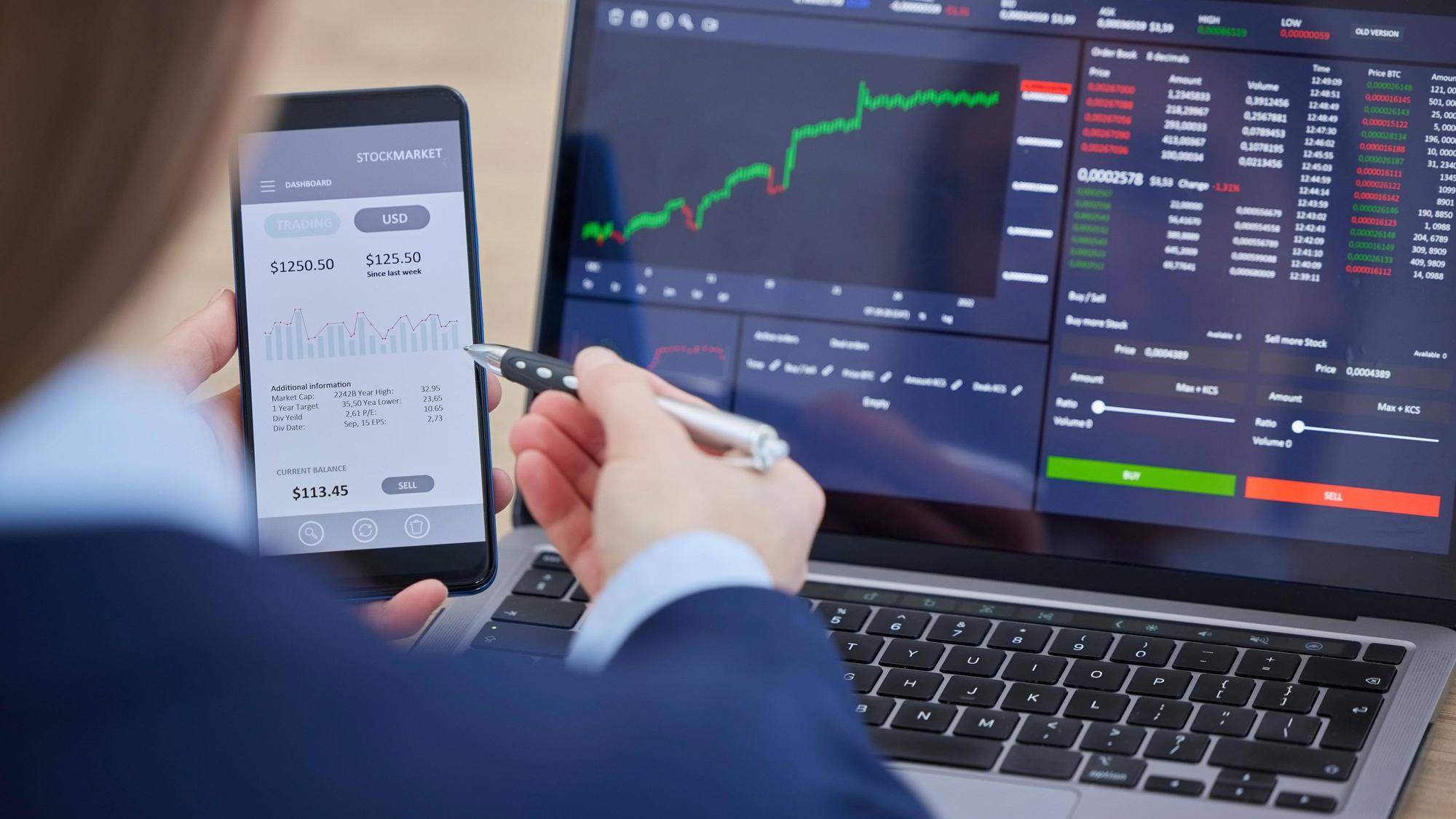 Die Geldanlage in ETF ist vor allem bei jüngeren Sparern zunehmend beliebt.