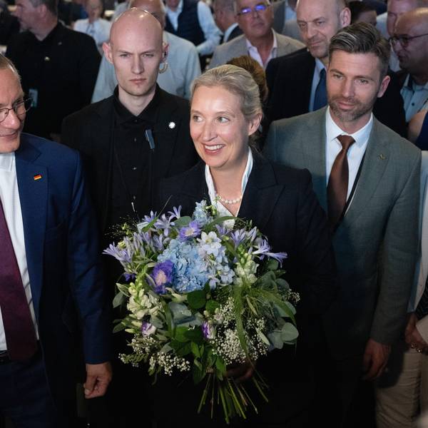 Alice Weidel (r.) und Tino Chrupalla (l.) wurden beim AfD-Bundesparteitag wiedergewählt.