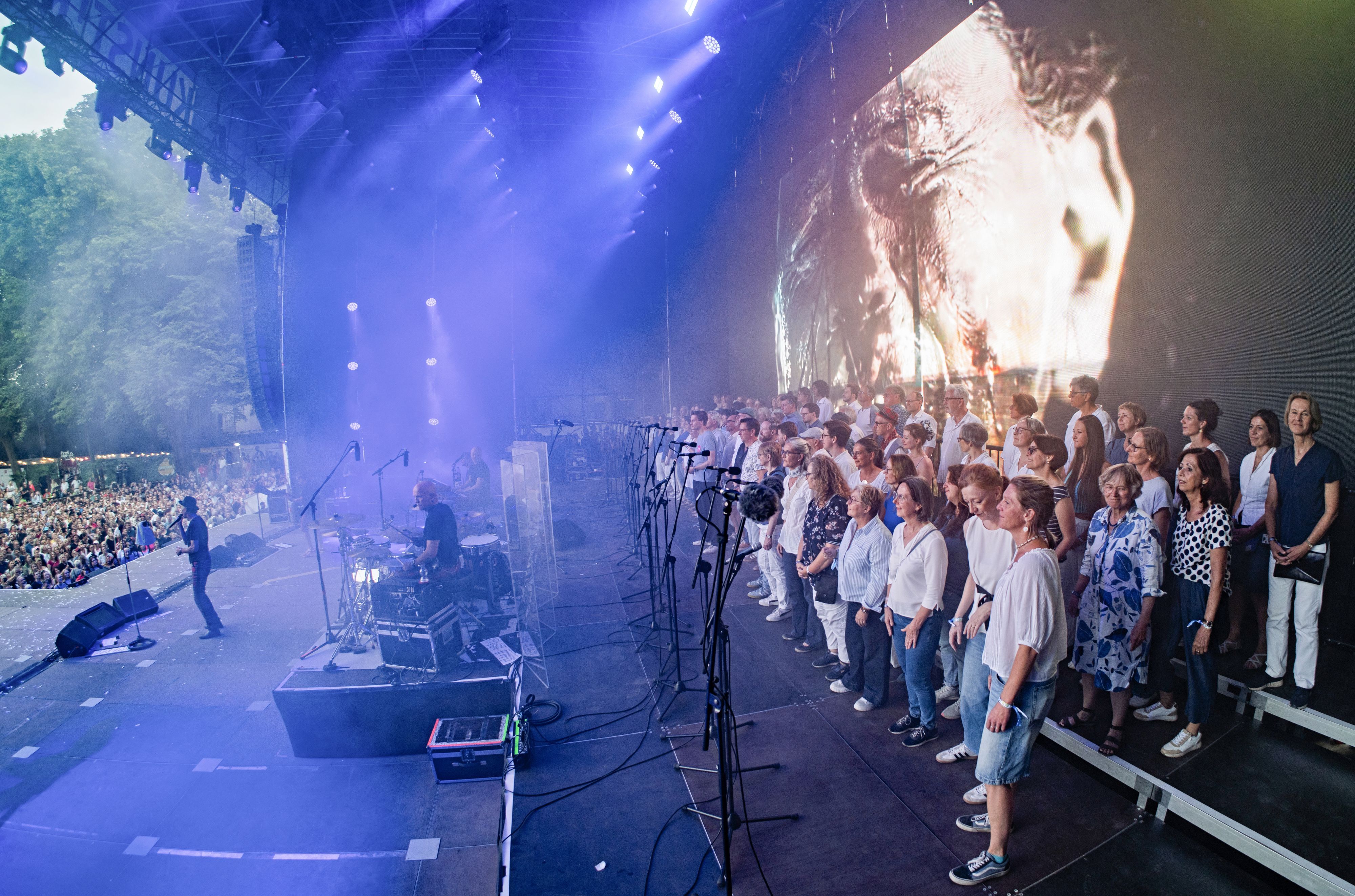 Die Band Brings mit dem Chor der Uniklinik Bonn.