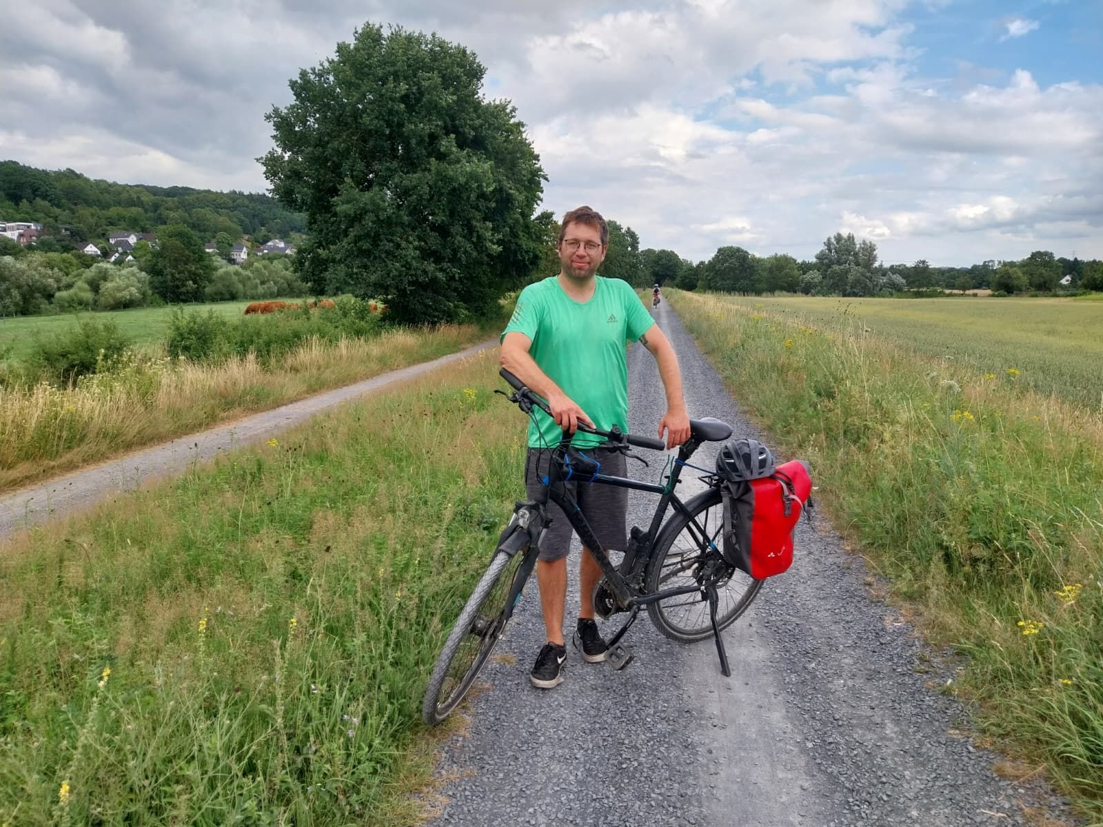Geschafft und glücklich: Marius Fuhrmann fuhr 100 Kilometer bei Siegtal pur 2026