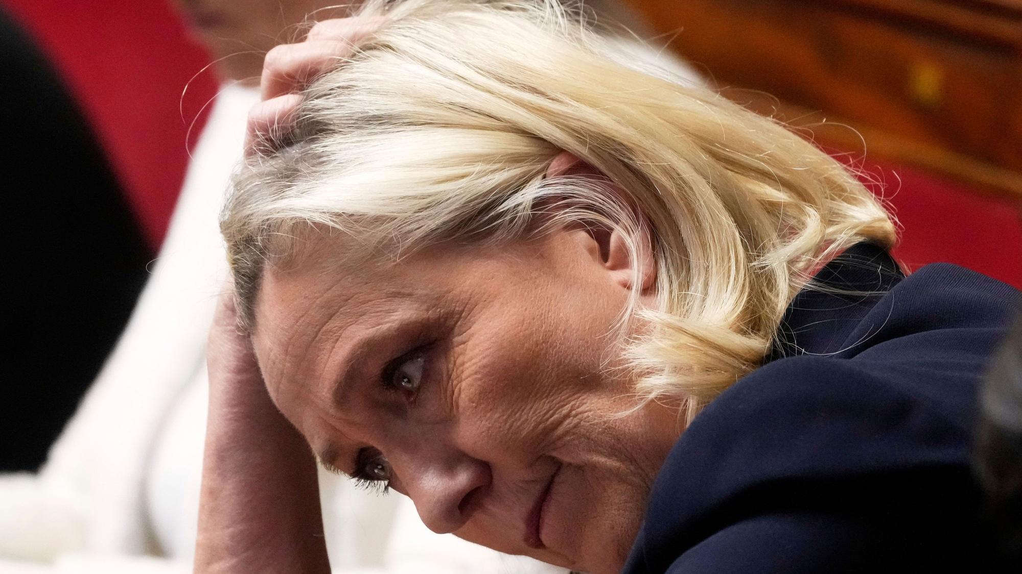 Marine Le Pen, Fraktionsvorsitzende der französischen rechtsextremen Partei Rassemblement National (RN), bei einer Sitzung der Nationalversammlung (Archivbild)