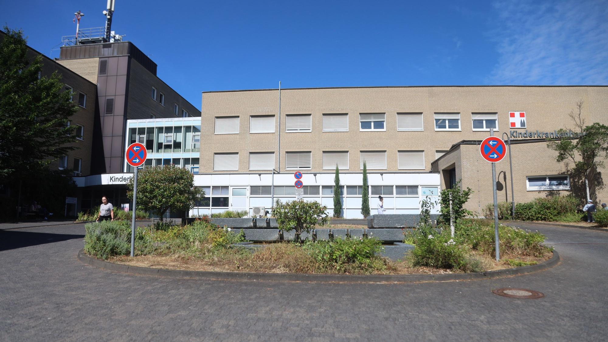 Findet der Kampfmittelbeseitigungsdienst im Johannes-Giesberts-Park einen Blindgänger, muss das benachbarte Kinderkrankenhaus an der Amsterdamer Straße komplett evakuiert werden.