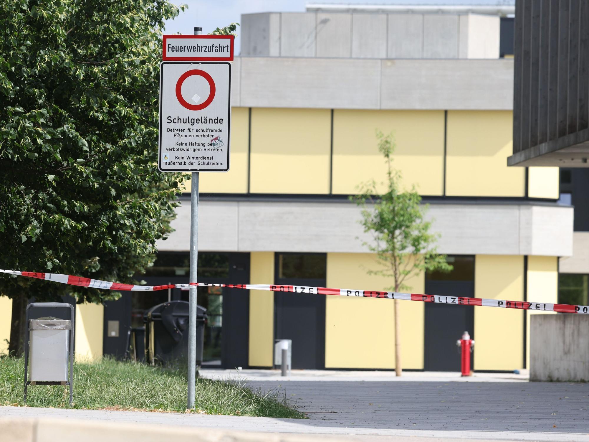 Polizeiabsperrung am Welfen-Gymnasium in Schongau.