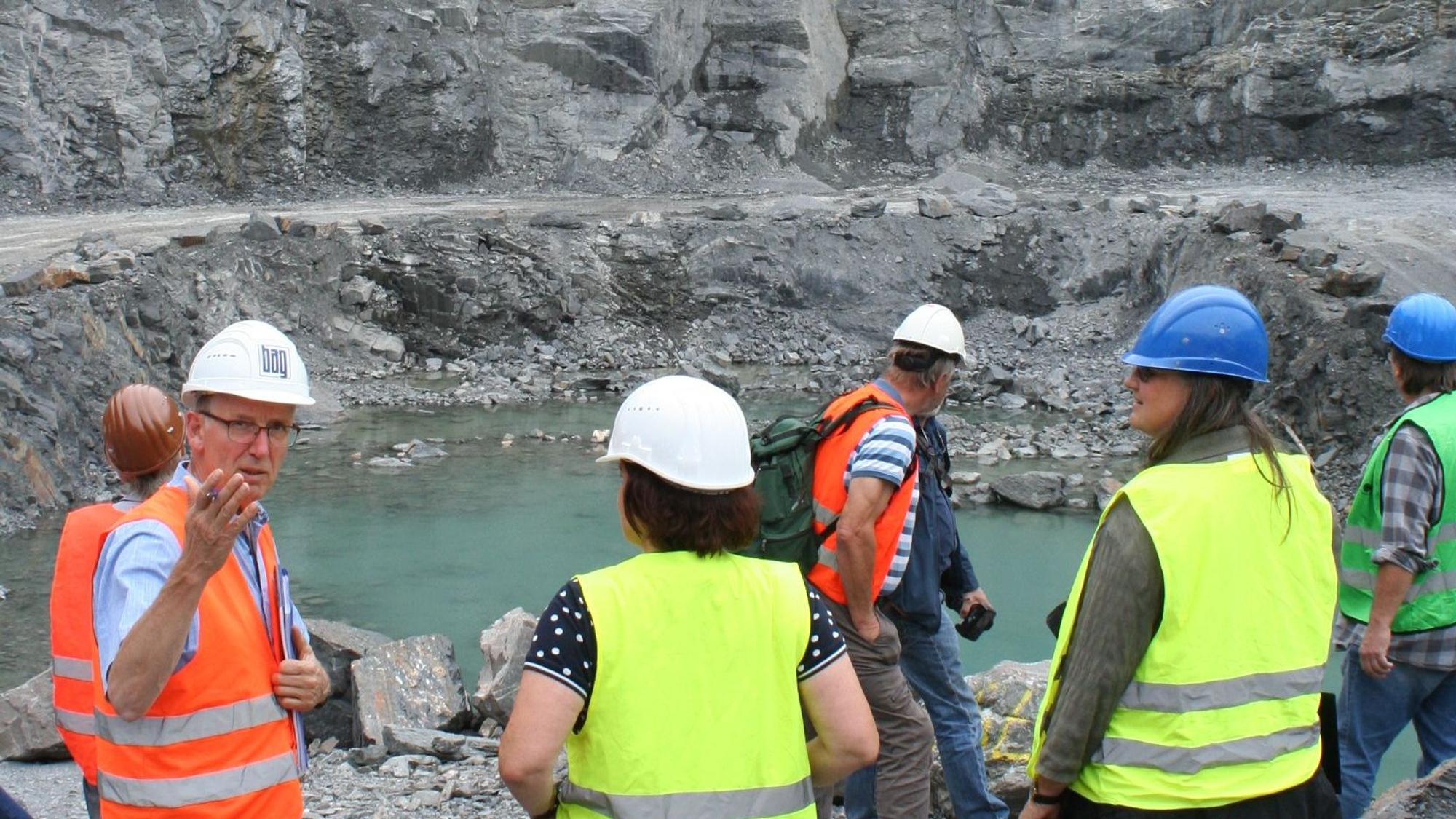 Der Basaltsteinbruch Imhausen wurde auch schon durch den Naturschutzbeirat des Kreises besichtigt.