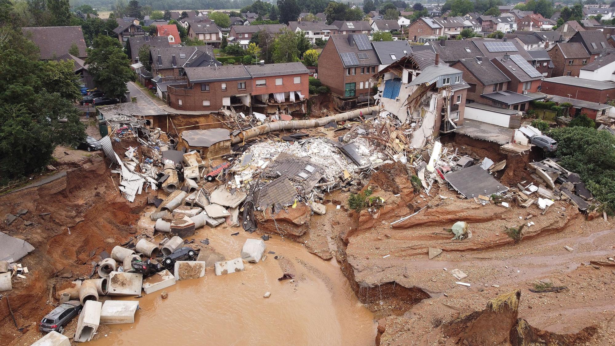 Eine Drohnen-Aufnahme zeigt das Ausmaß der Zerstörung nach dem Unwetter.