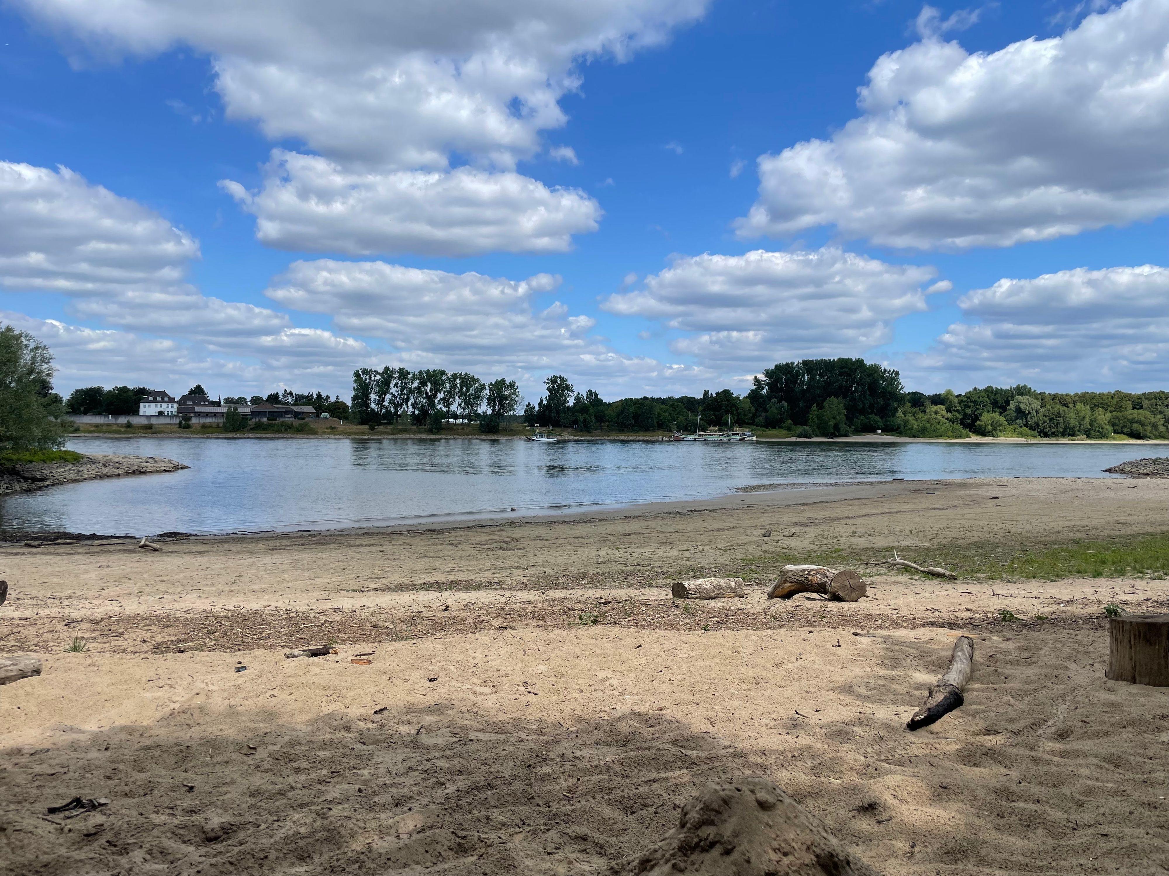 Strand in Köln-Zündorf am Rhein