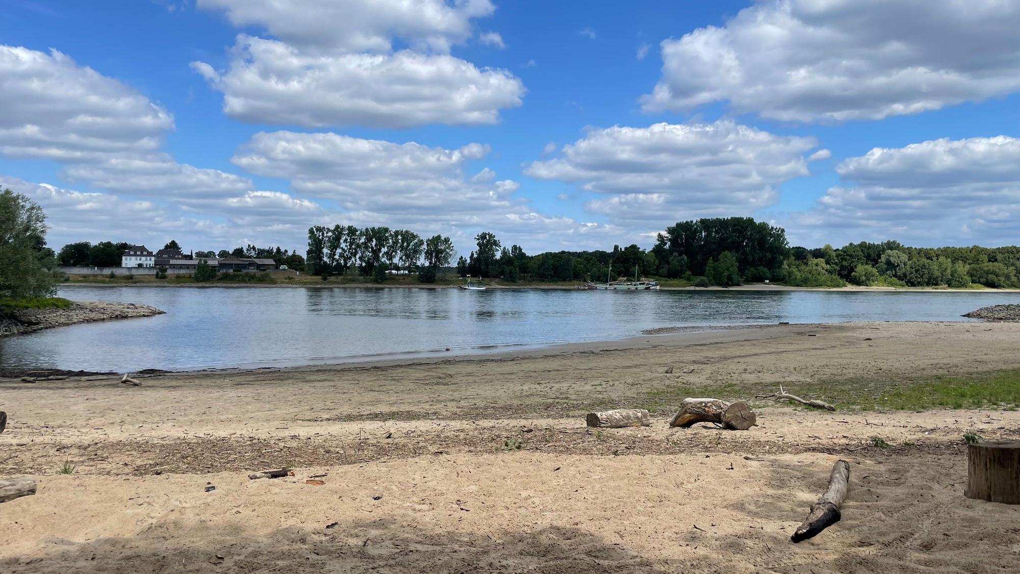 Strand in Köln-Zündorf am Rhein