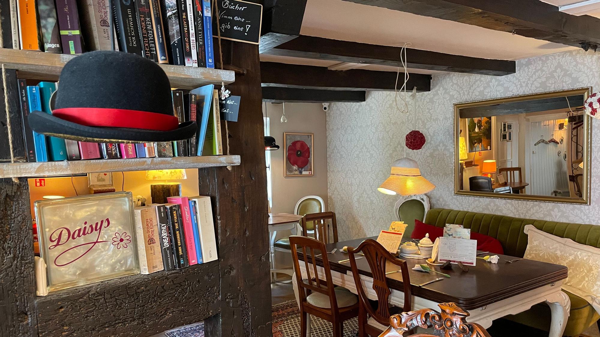 Innen-Ambiente bei Daisys Tearoom und Garden in Köln-Zündorf