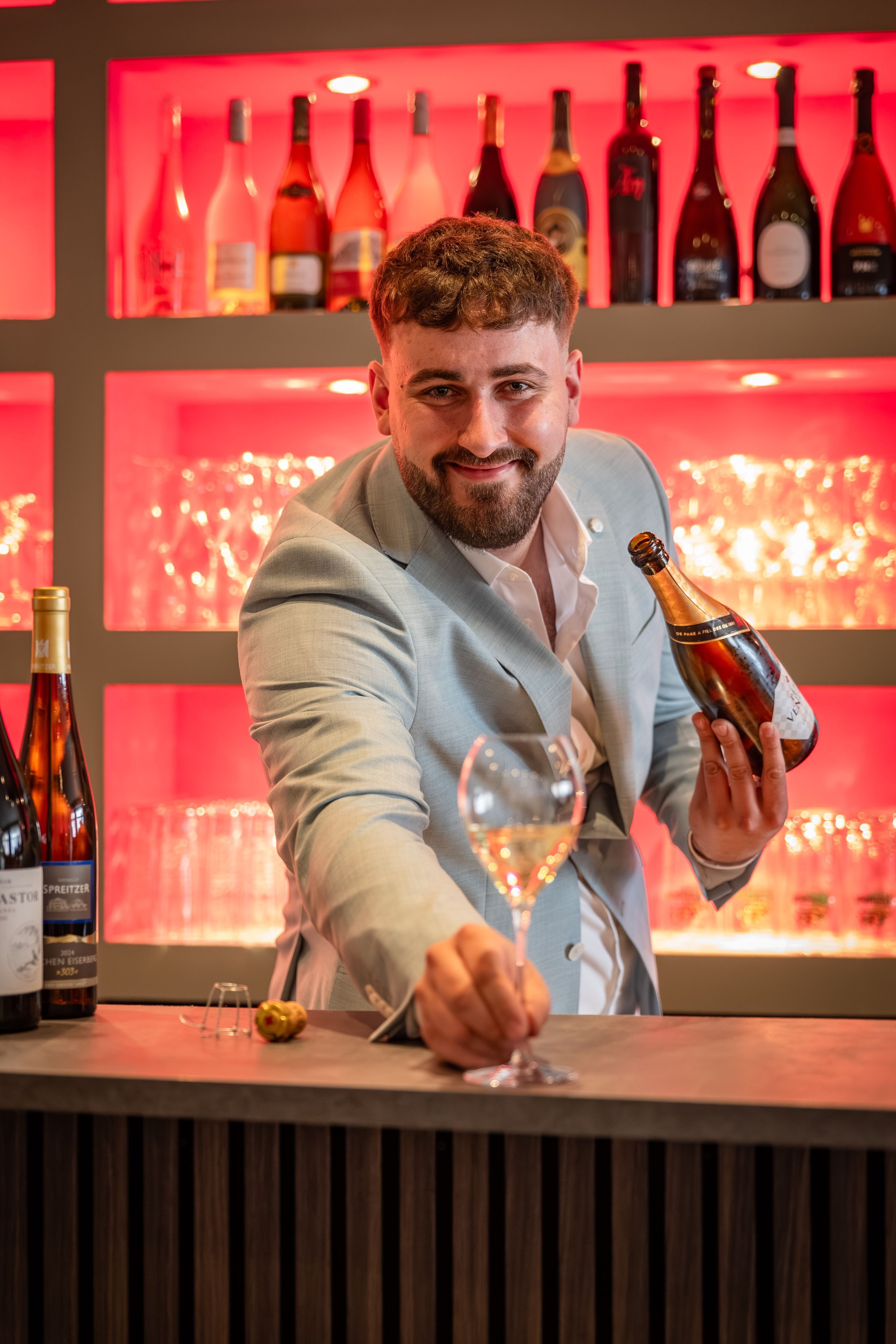 Etienne Coppeneur punktet mit einem gut sortierten Weinsortiment.