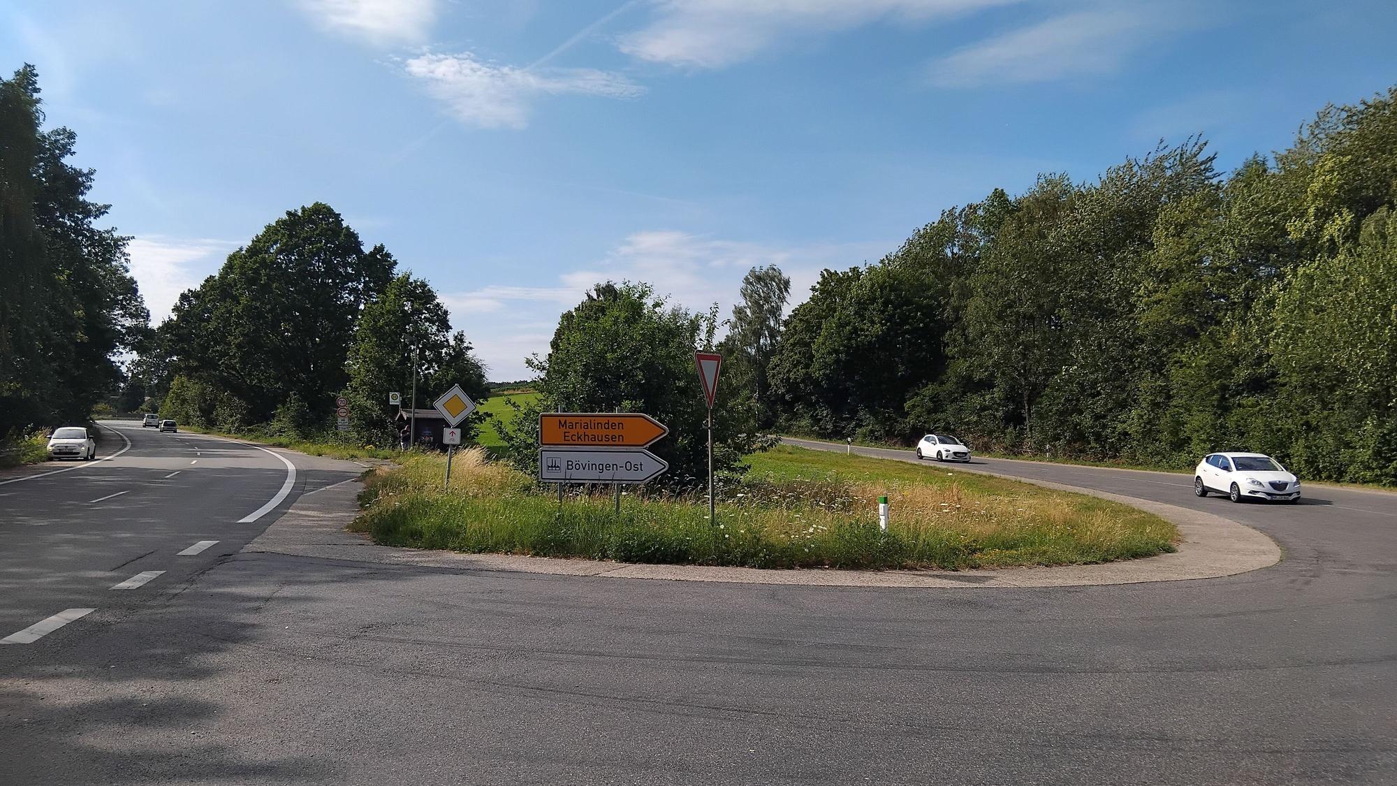 Am Gewerbegebiet Bövingen wäre laut Gemeinde noch Platz für einen Umsteigehalt der verlängerten Schnellbuslinien.
Much SB 56 SB 54 Rhein-Sieg-Kreis ÖPNV