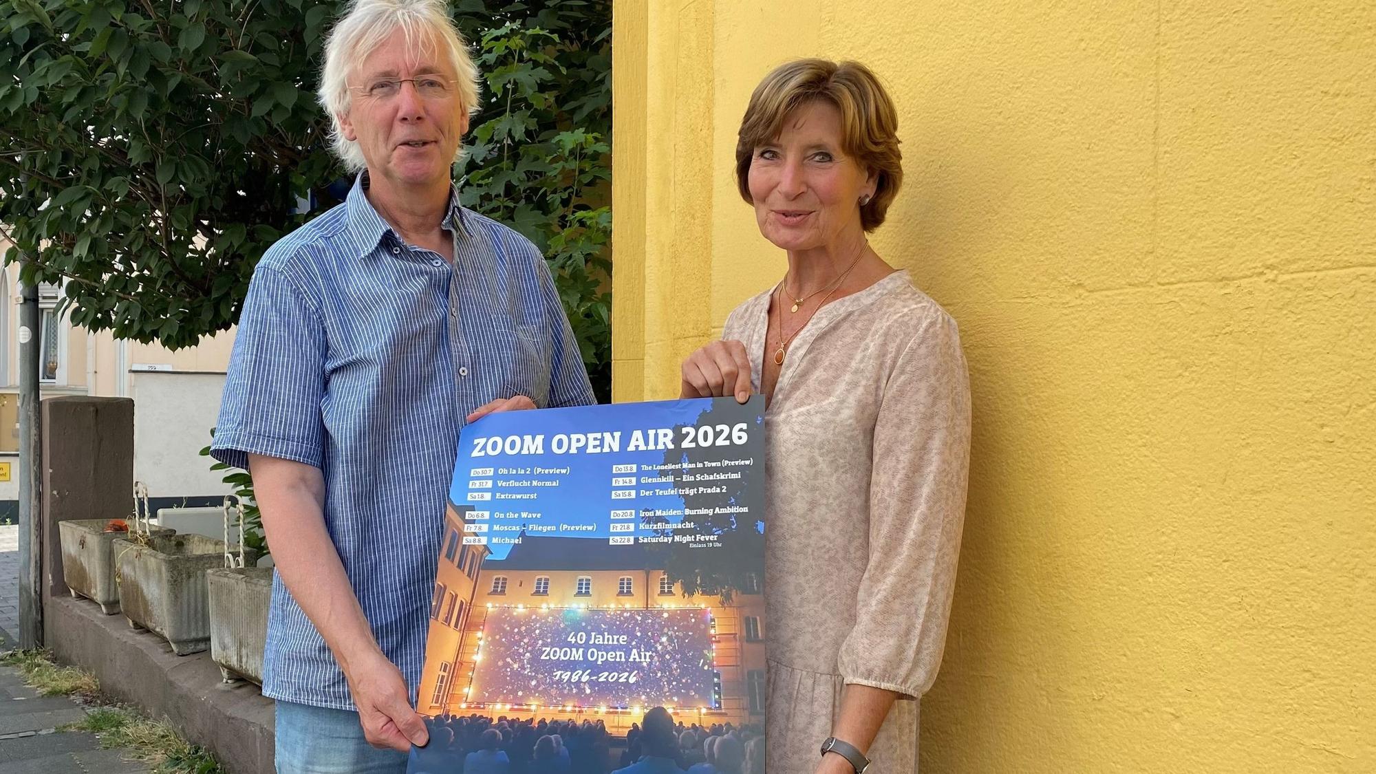 Zu sehen sind Angelika Nieling und Hans-Jörg Blondiau.