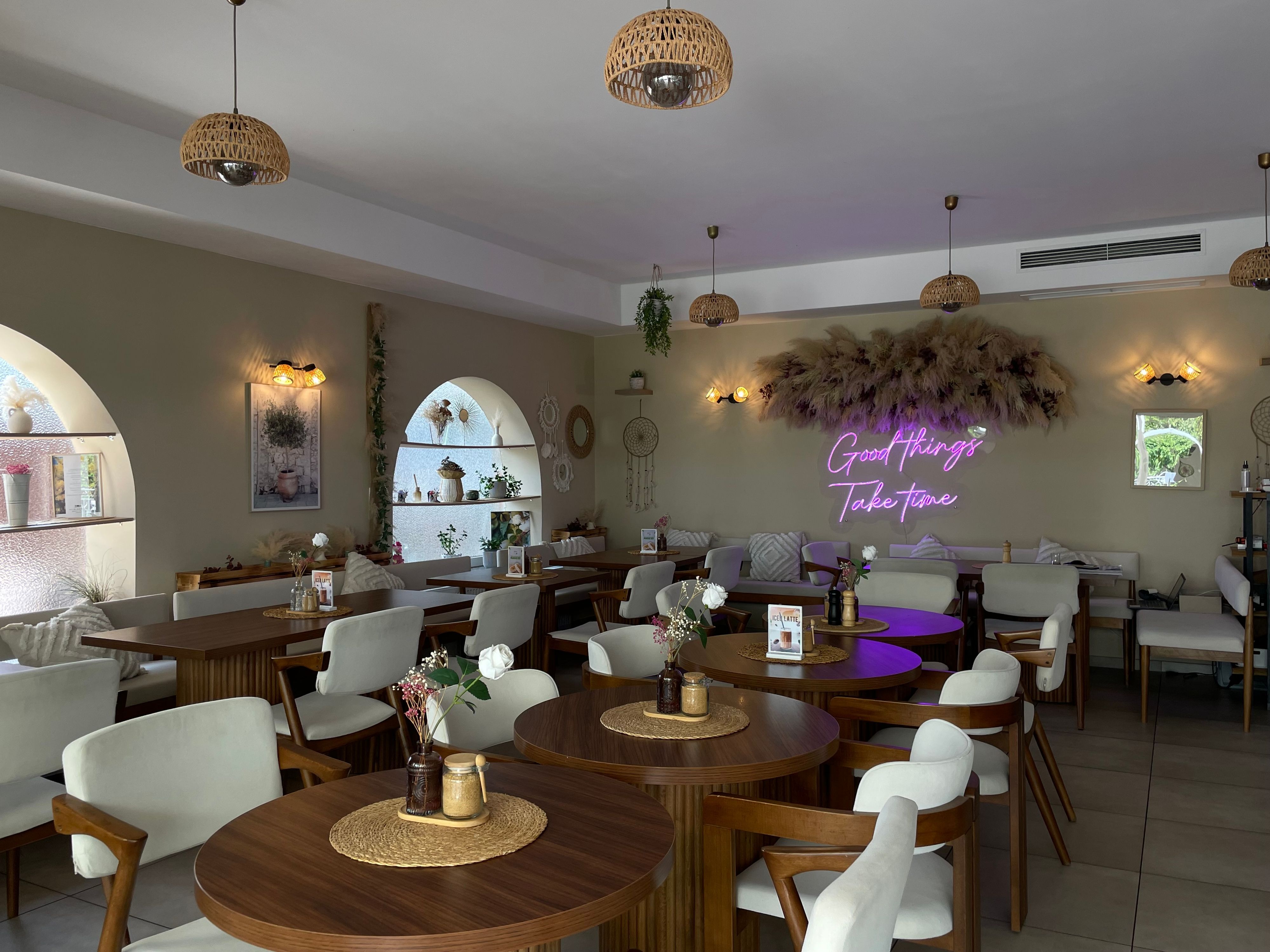 Innen-Ambiente beim Incir Brunch Café in Köln-Zündorf