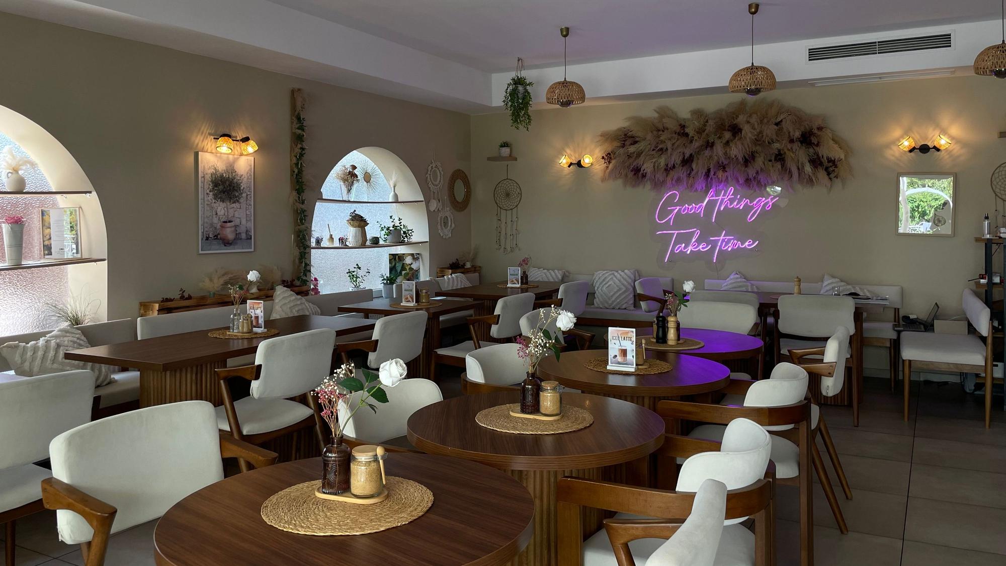 Innen-Ambiente beim Incir Brunch Café in Köln-Zündorf