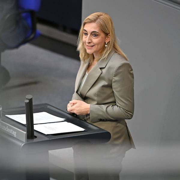 Ministerin Nina Warken (CDU) warb für das Spargesetz.