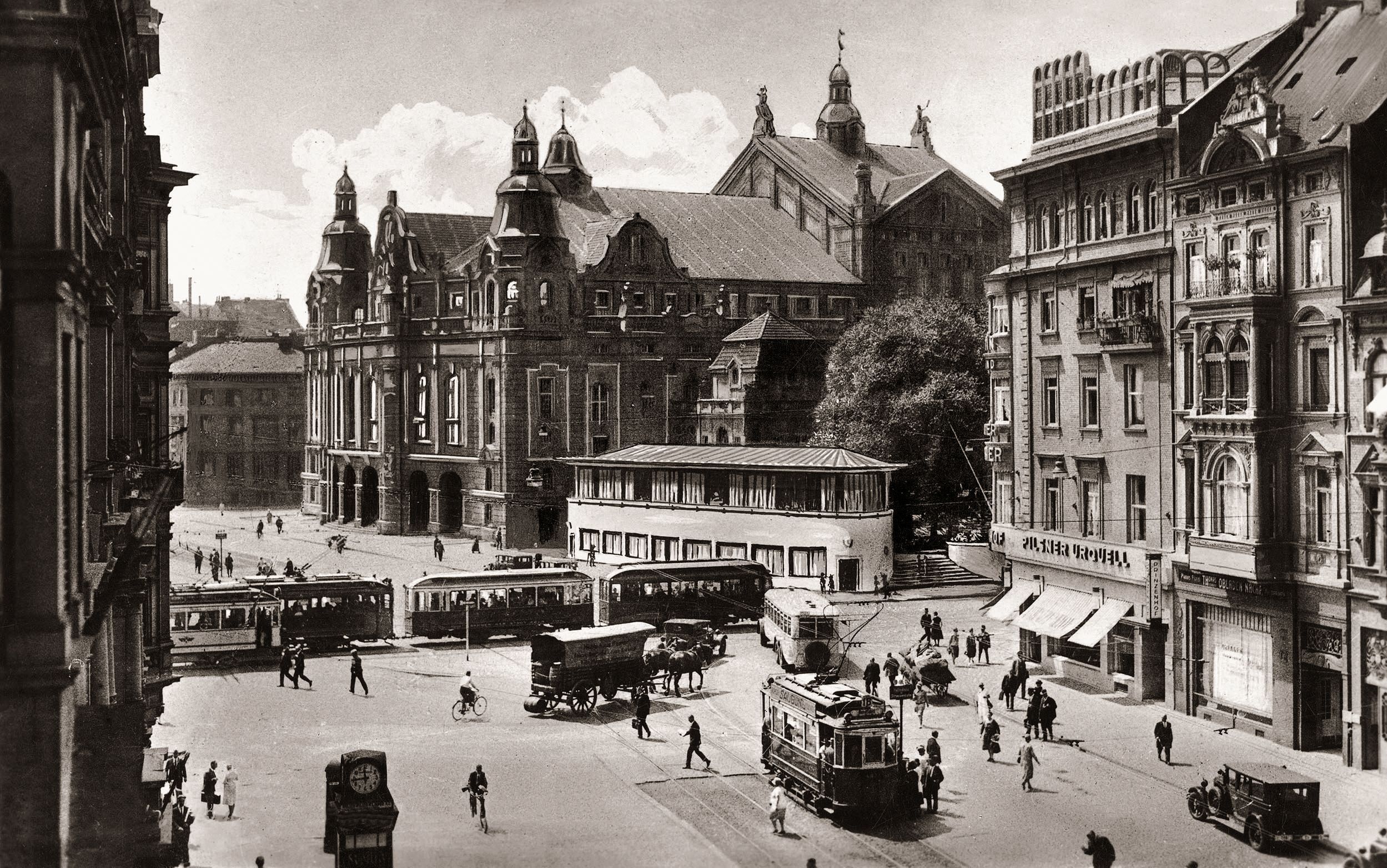 Die alte Kölner Oper am Rudolfplatz um 1930.