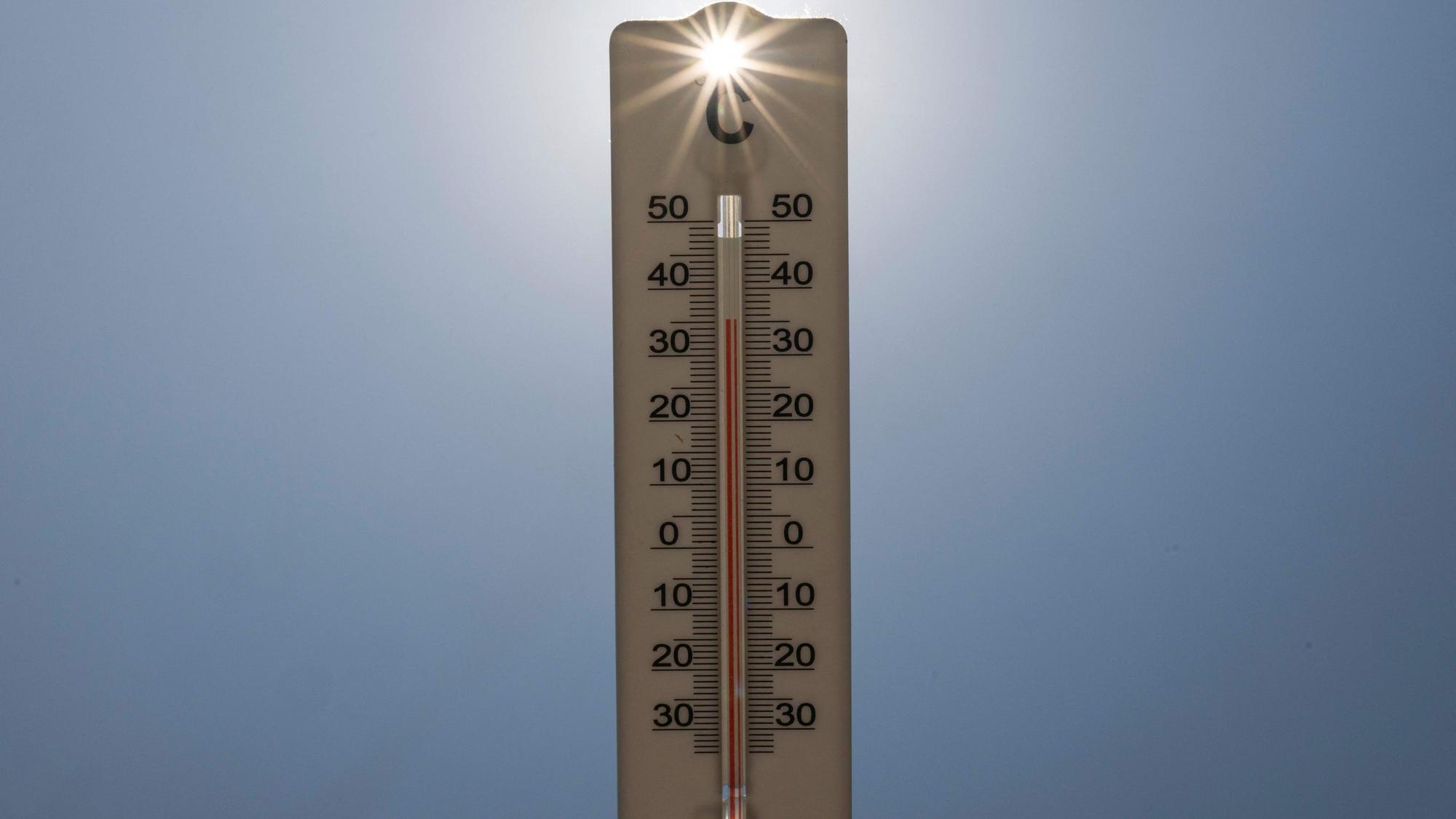 Mit Spitzenwerten von bis zu 46 Grad droht Frankreich am Wochenende ein neuer Hitzerekord.