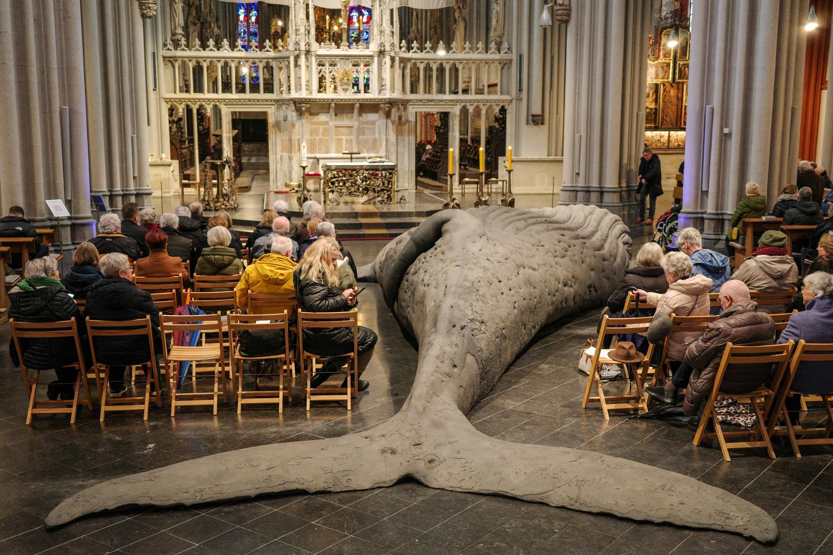 Die Wal-Skulptur des Bildhauers Gil Shachar.